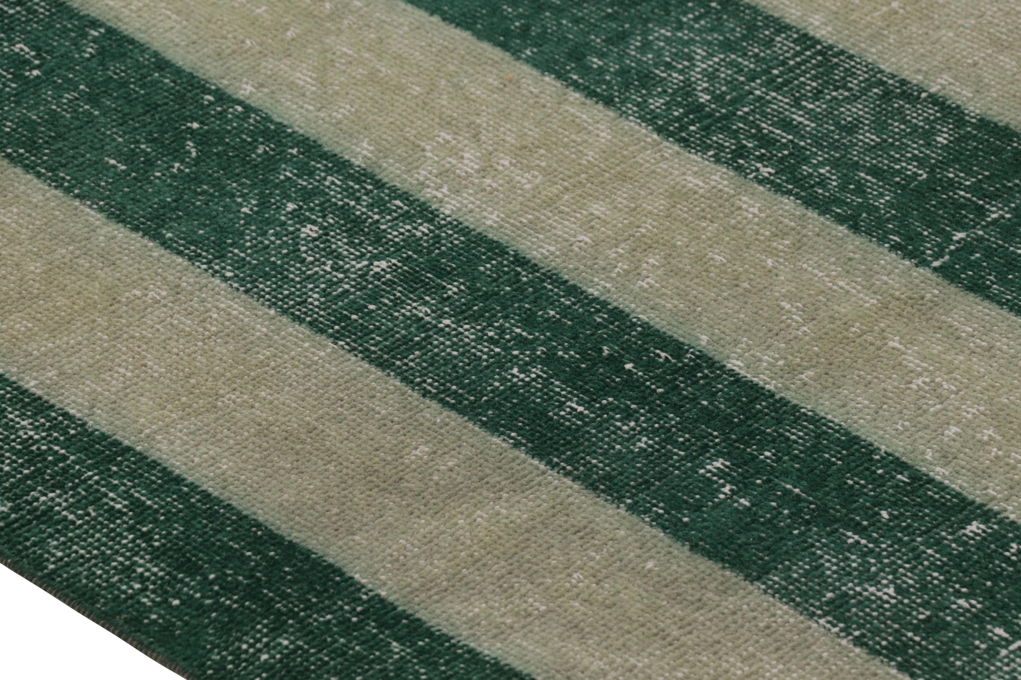 Vintage Distressed Läufer, Beige und Grün Horizontale Streifen - Rug & Kilim im Angebot 1