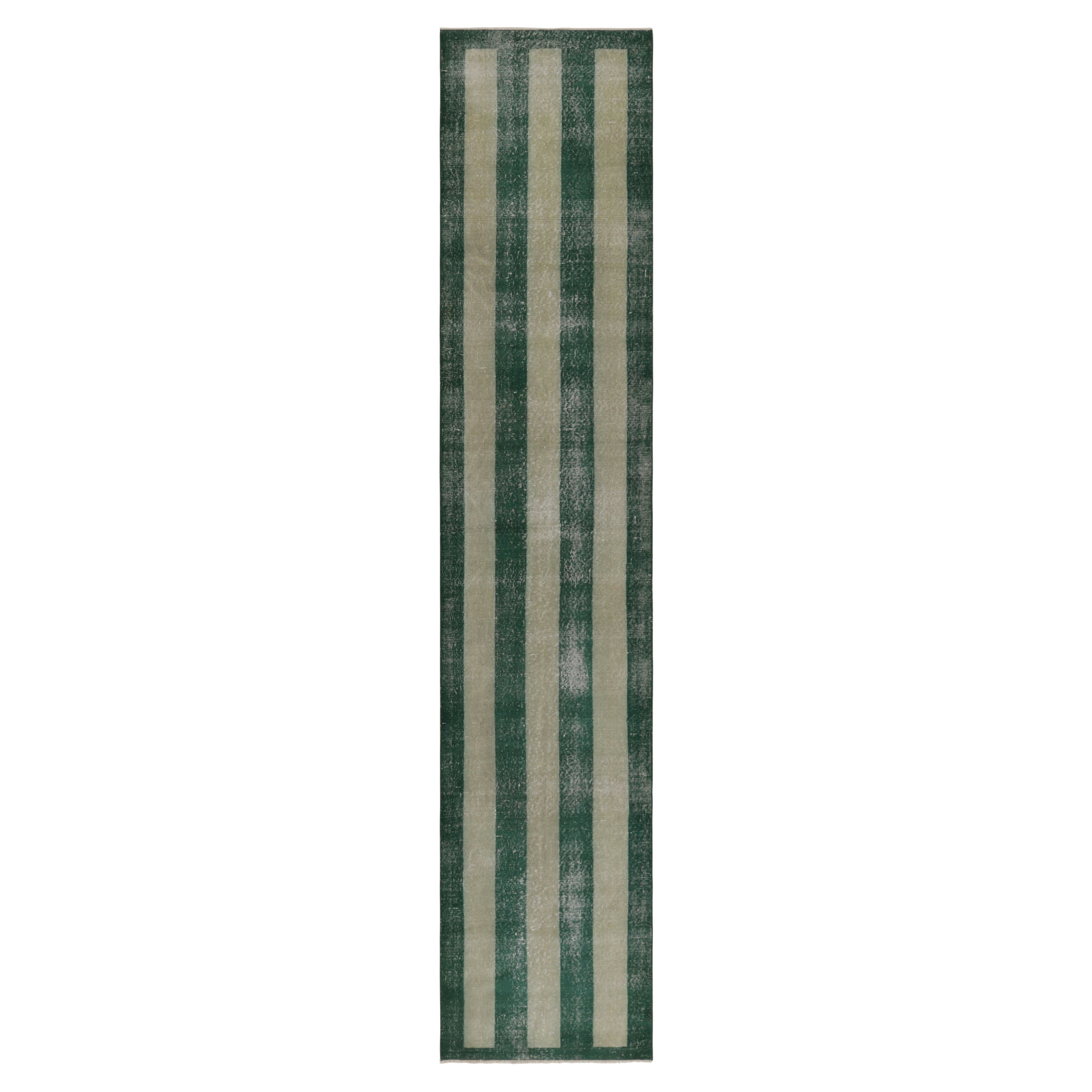 Vintage Distressed Läufer, Beige und Grün Horizontale Streifen - Rug & Kilim im Angebot