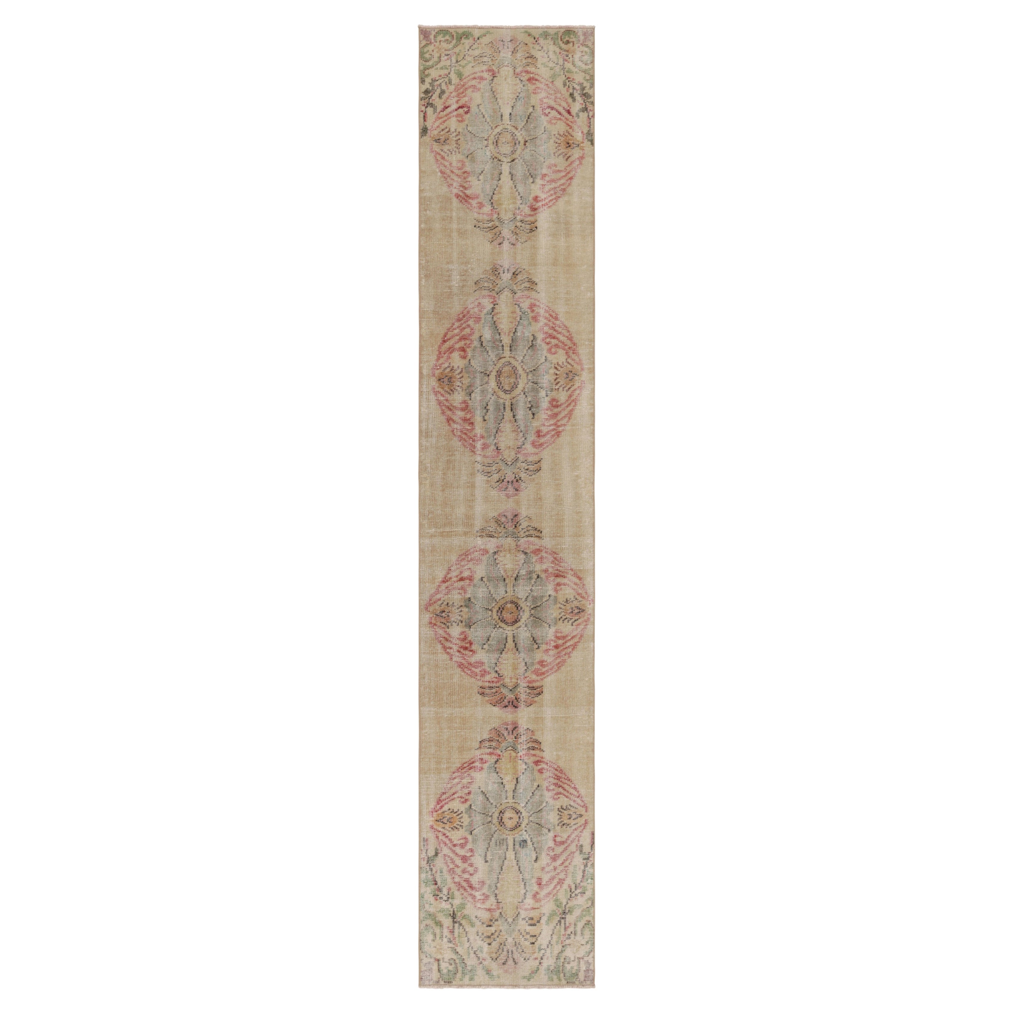 Vintage Distressed Läufer, Beige und Rosa Medaillon-Muster - Rug & Kilim