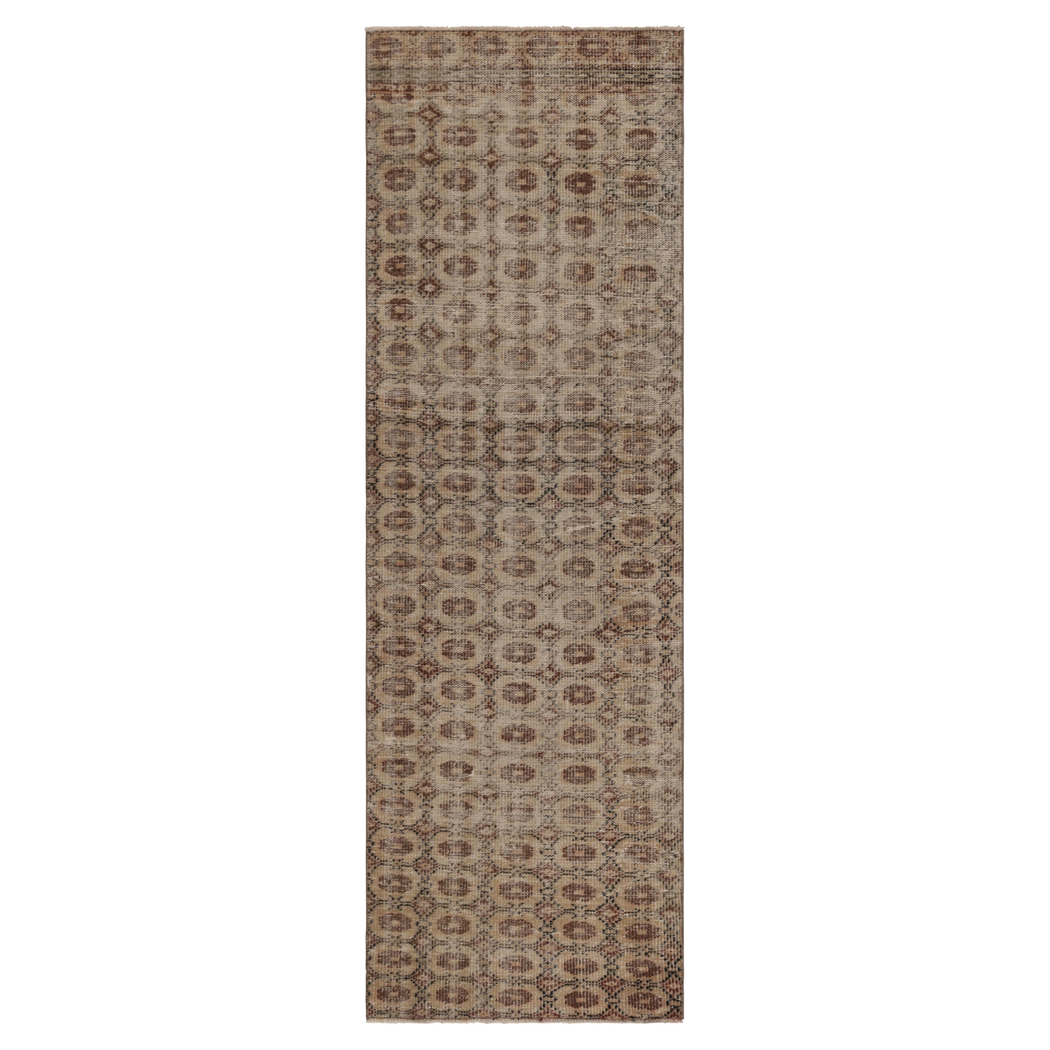 Vintage Distressed Runner Rug, Beige-Brown Allover Geometric Motif – Rug & Kilim