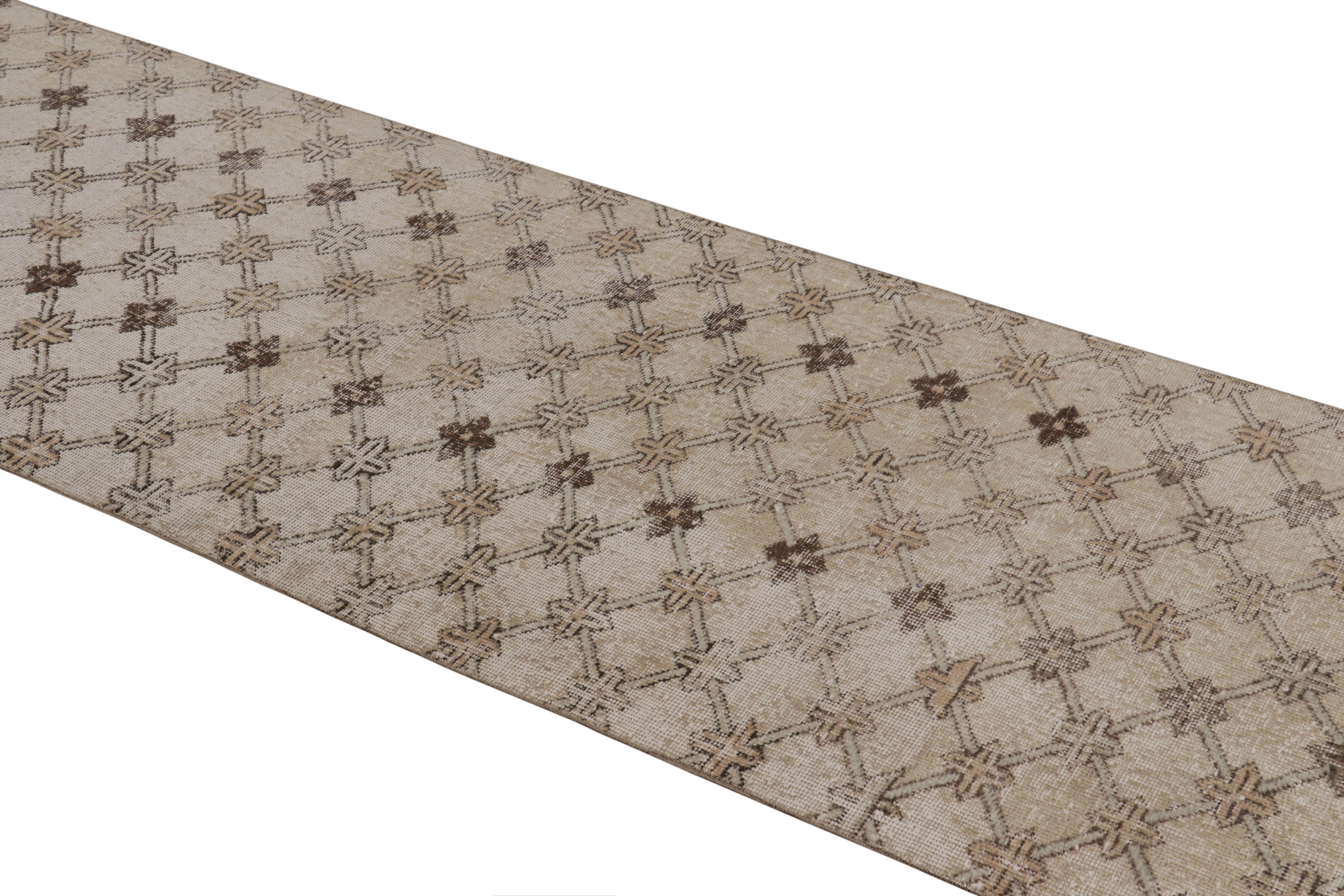Vintage Distressed Läufer, Beige-Braun Geometrisch gemustert - Rug & Kilim (Handgeknüpft) im Angebot