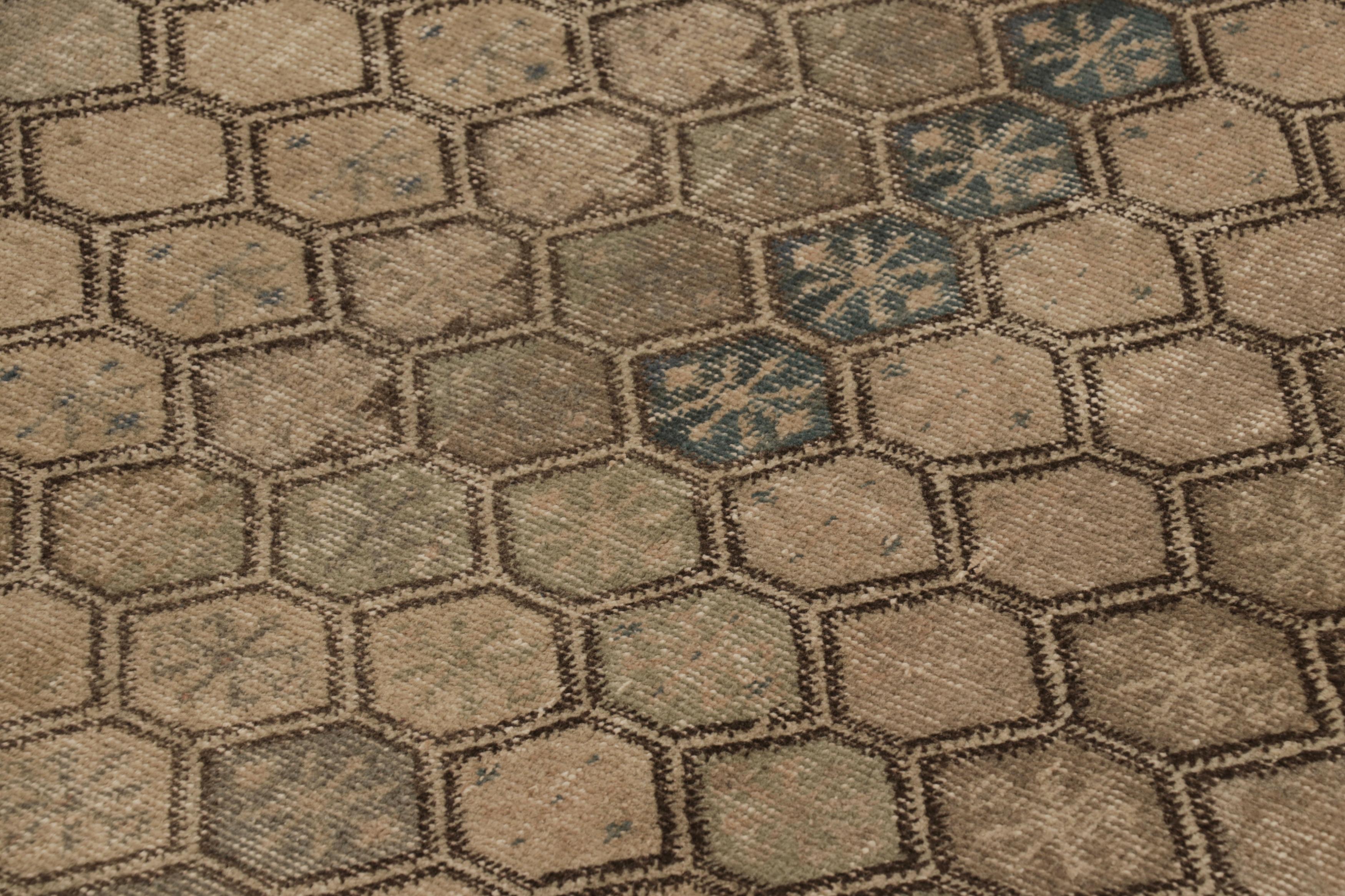 Vintage Distressed Runner Rug, Beige-Brown Geometric Pattern - Rug & Kilim In Good Condition For Sale In Long Island City, NY