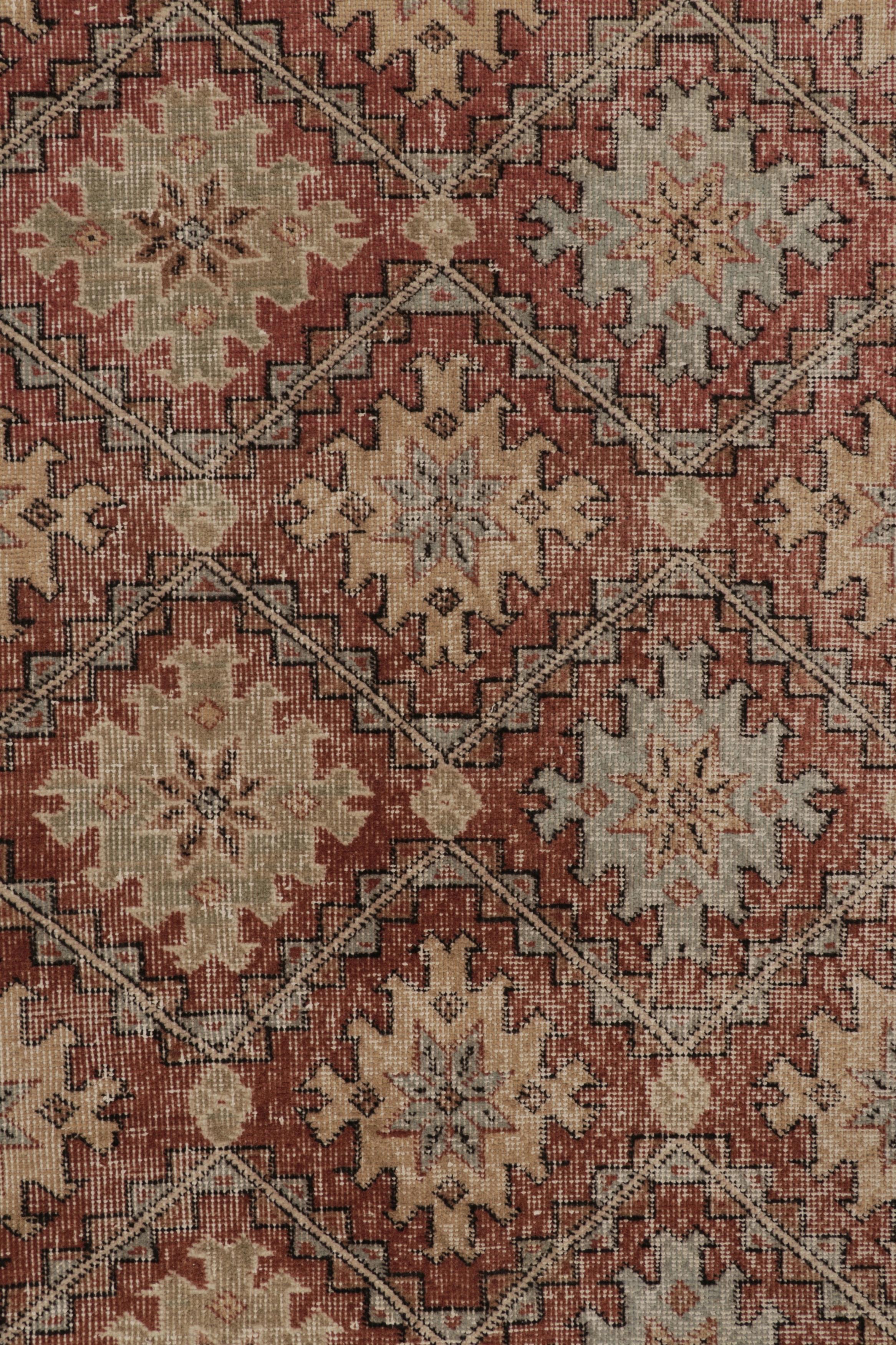 Tappeto vintage con motivo geometrico tribale, beige-ruggine - Rug & Kilim In condizioni buone in vendita a Long Island City, NY