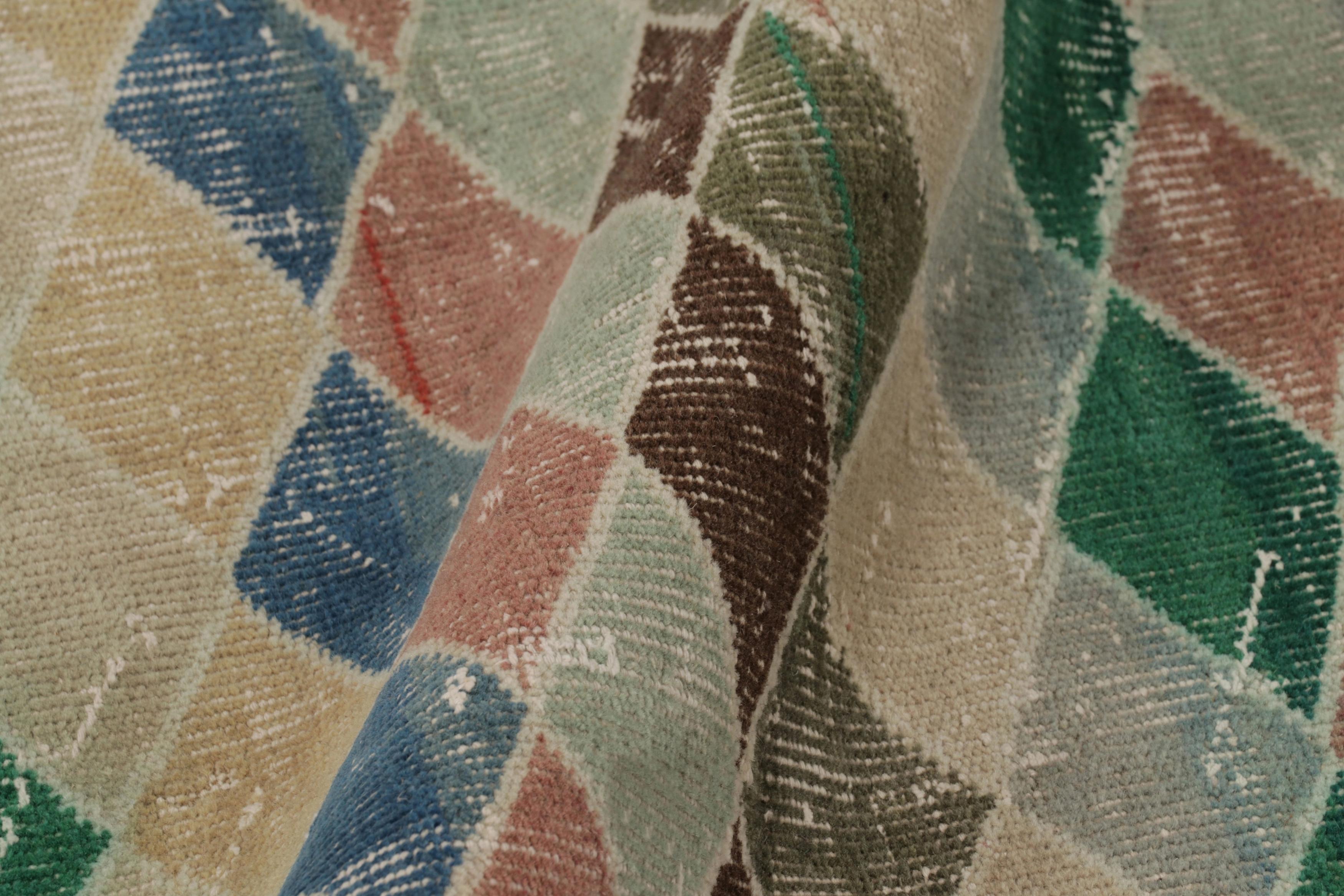 Metà XIX secolo Tappeto vintage con motivo geometrico policromatico - Rug & Kili in vendita