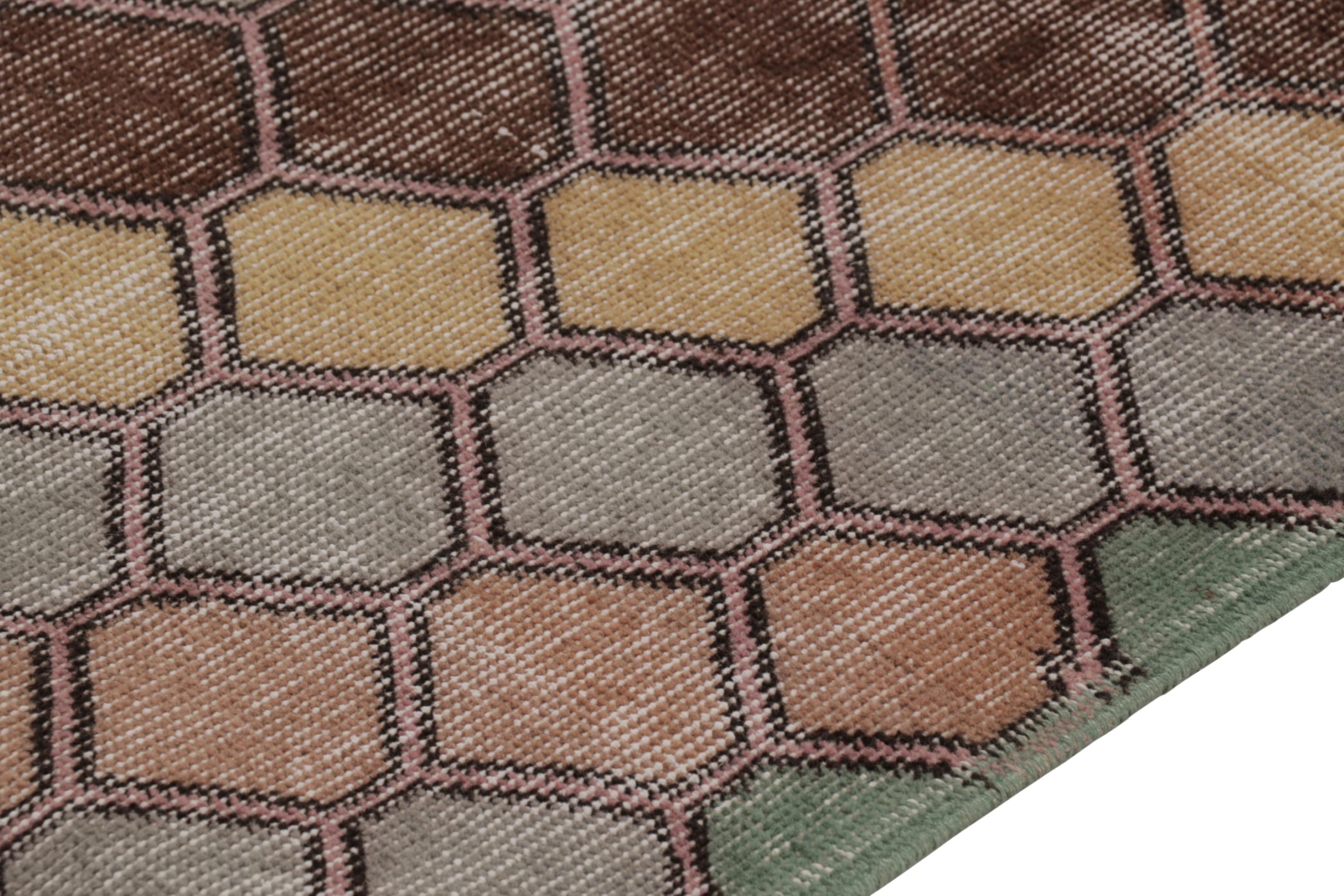 Vintage Distressed Läufer Teppich, buntes diagonales geometrisches Design - Rug & Kilim im Zustand „Gut“ im Angebot in Long Island City, NY