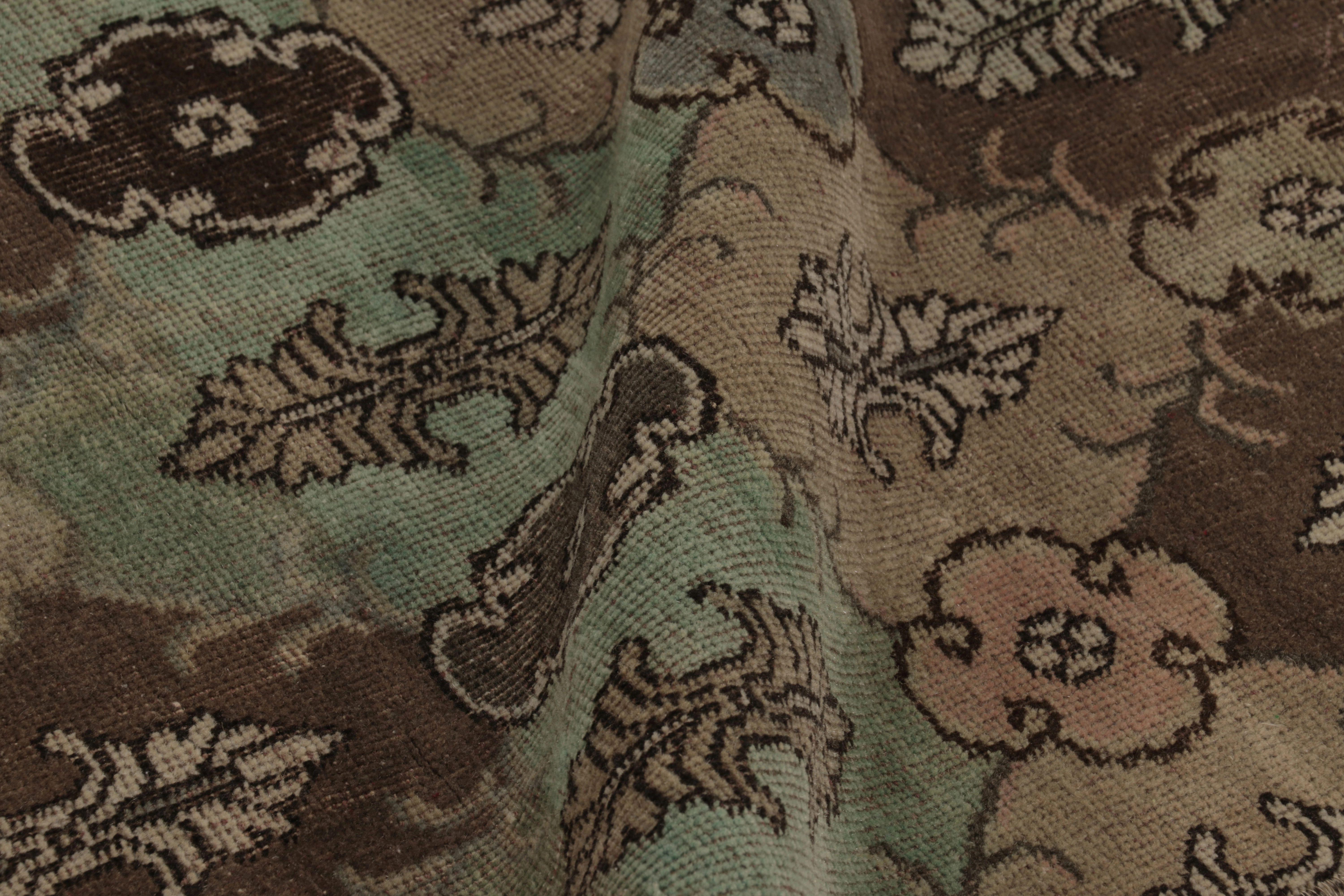 Vintage Distressed Läufer Teppich, Erdtöne Geometrische Blumenmotive  Rug & Kilim (Wolle) im Angebot