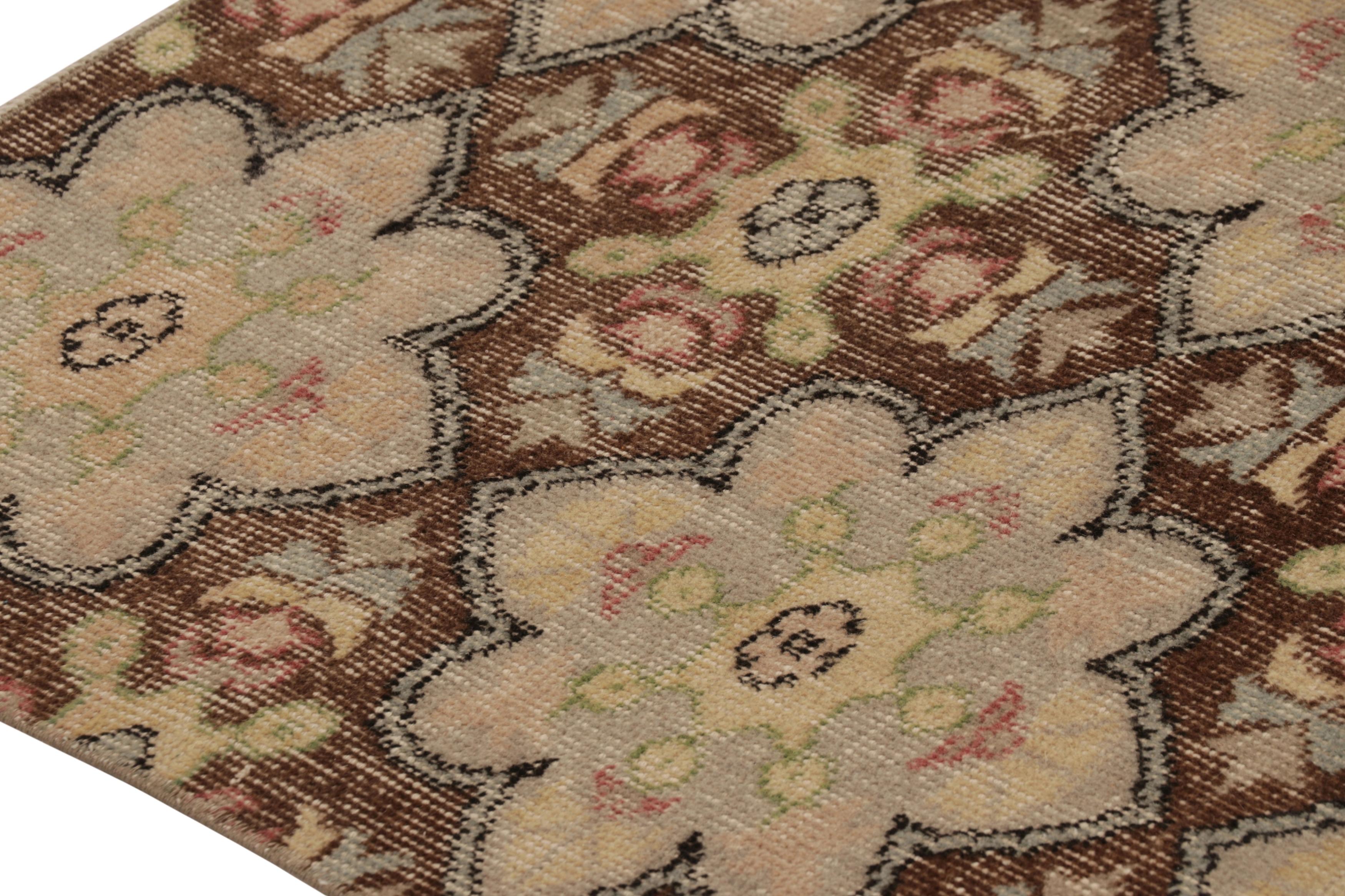 Vintage Distressed Läufer, verblasste braune botanische Medaillons - Rug & Kilim im Zustand „Gut“ im Angebot in Long Island City, NY