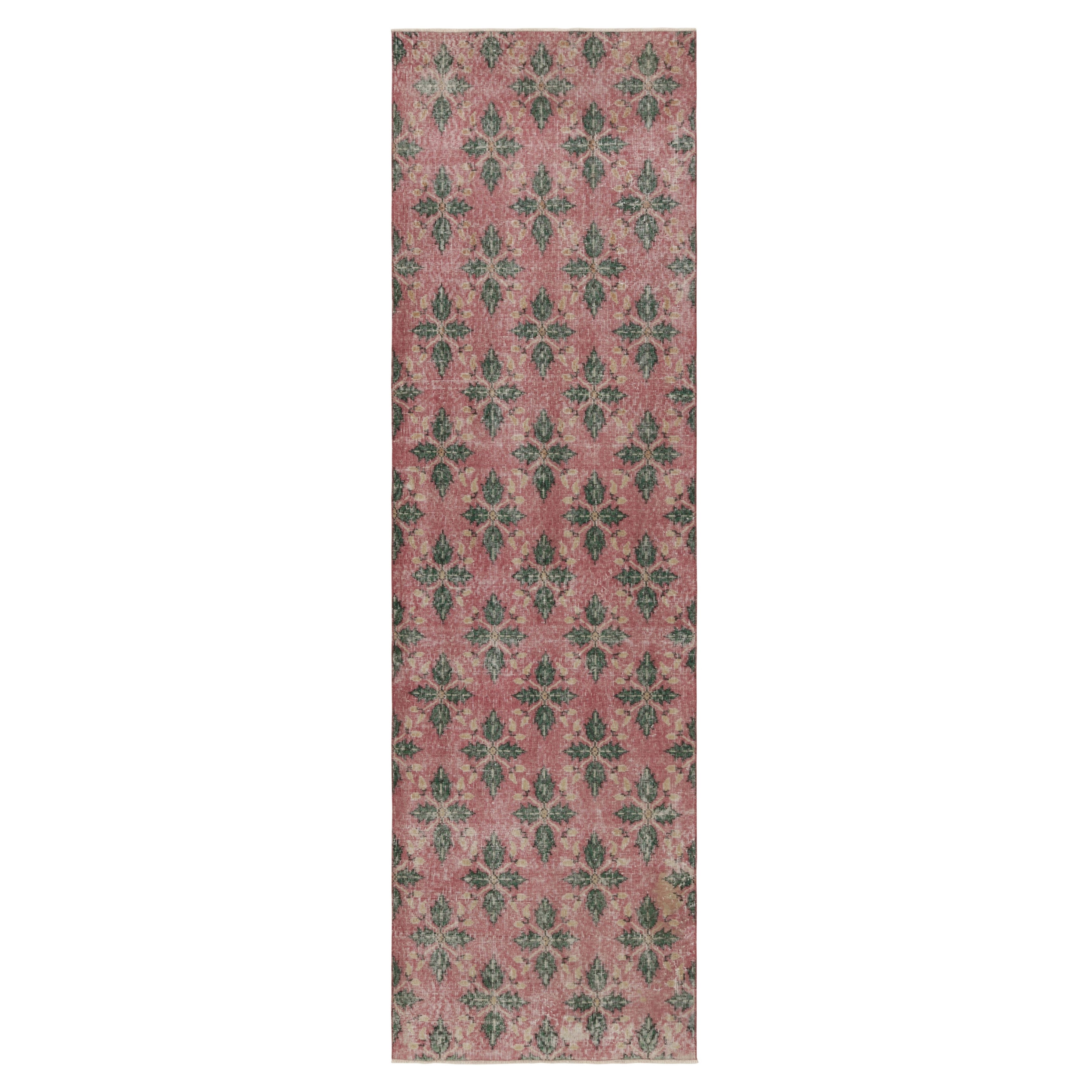 Vintage Distressed Läufer Teppich, Mauve und Grün Geometrisches Blumenmuster
