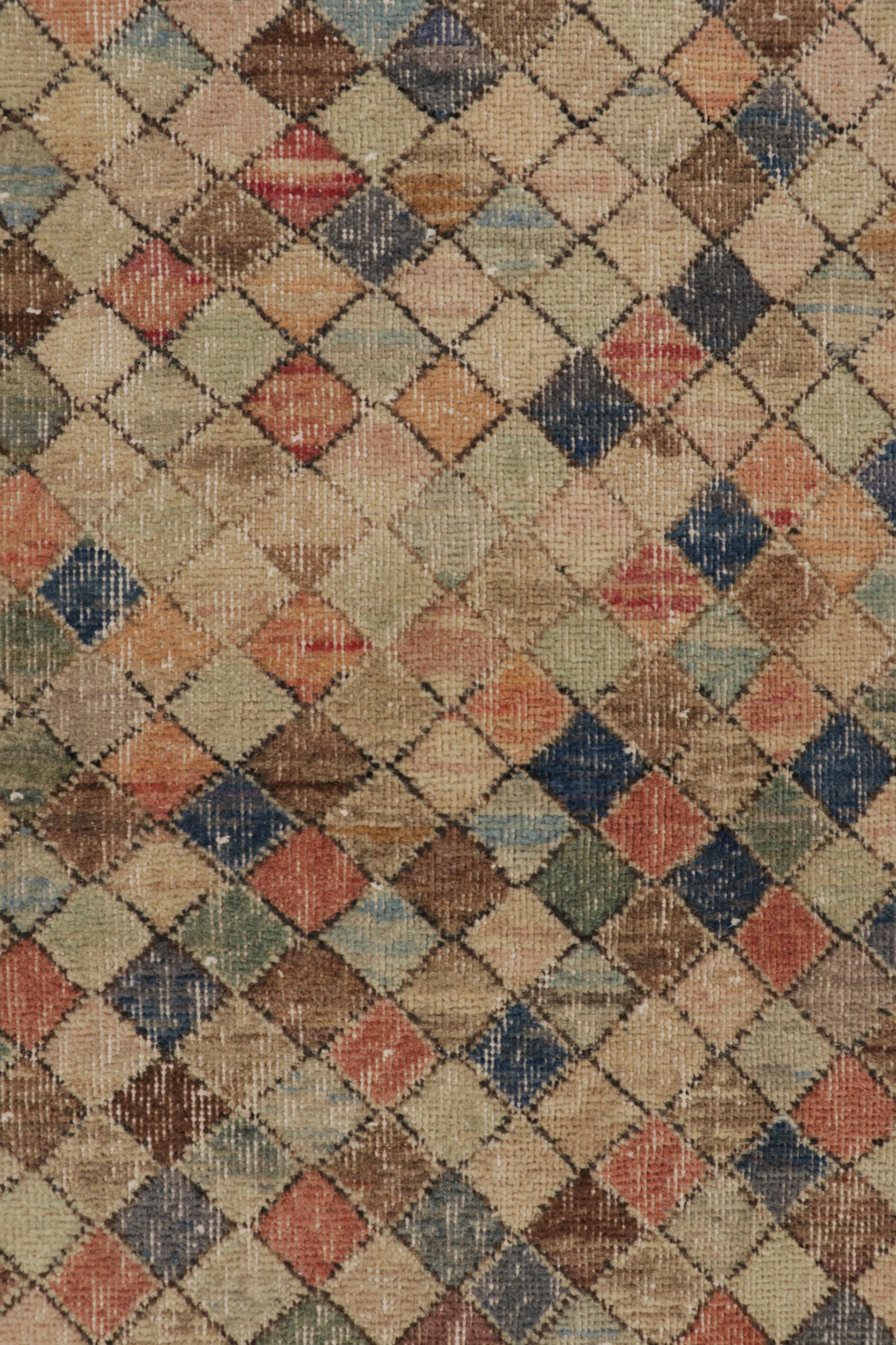 Vintage Distressed Läufer Teppich, Polychromatische Geometrische Design - Rug & Kilim (Türkisch) im Angebot
