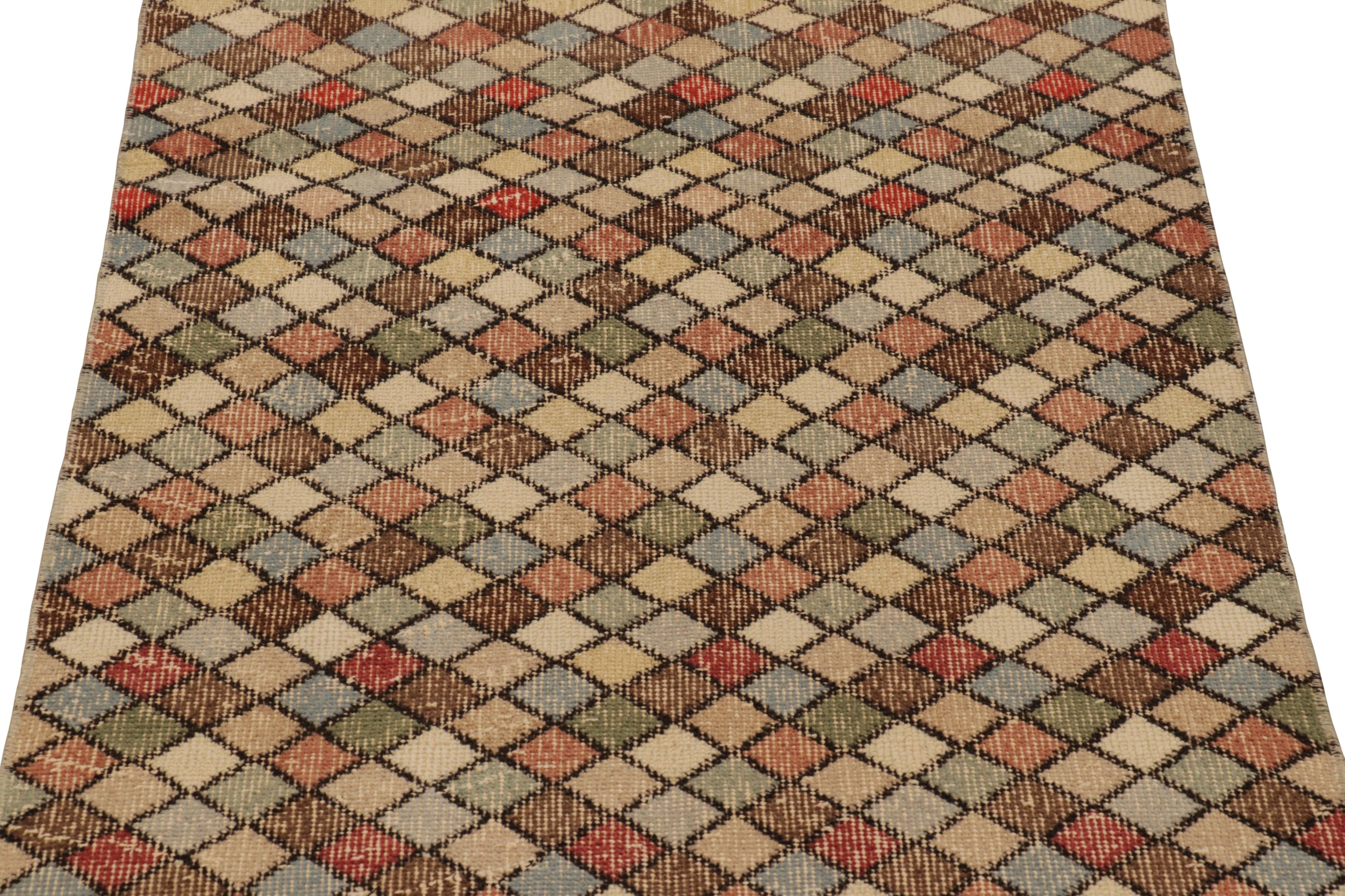 Vintage Distressed Runner Rug, Polychromatic Geometric Pattern - Rug & Kilim (Türkisch) im Angebot