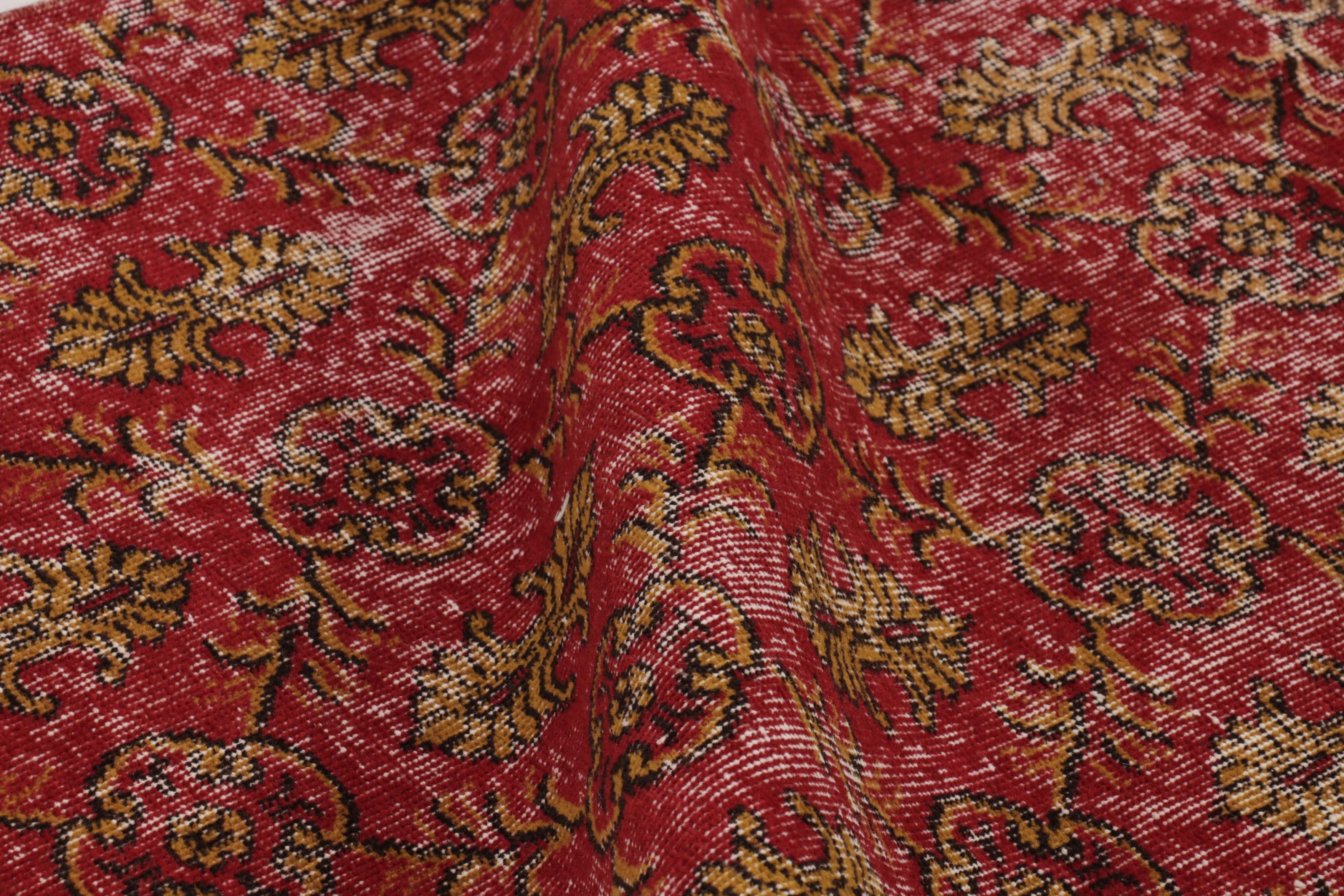 Vintage Distressed Läufer, rot-goldenes Blumenrankenmuster - Rug & Kilim (Mittleres 19. Jahrhundert) im Angebot