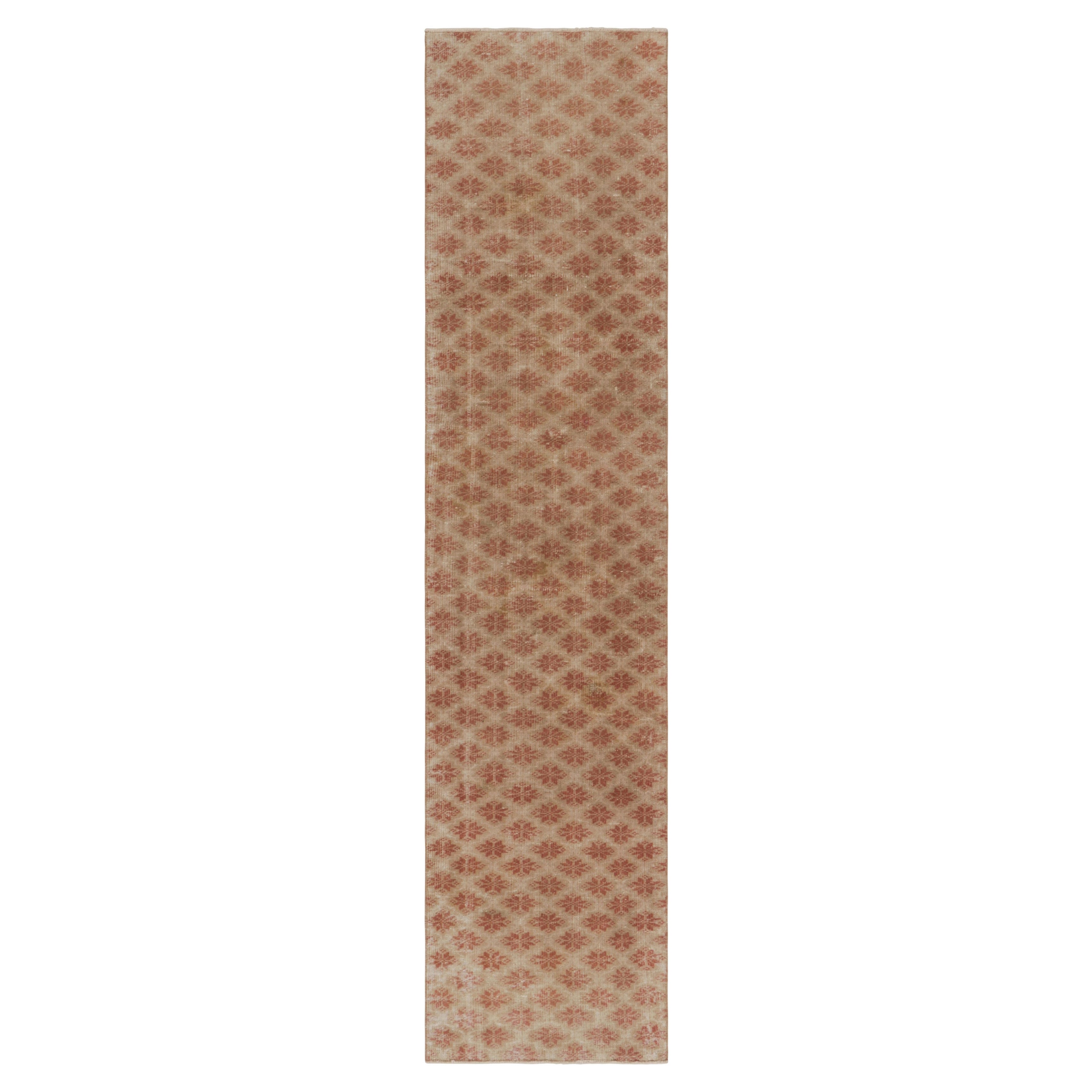 Vintage Distressed Läufer, Rustikales Beige mit rostigen Blumen - Rug & Kilim