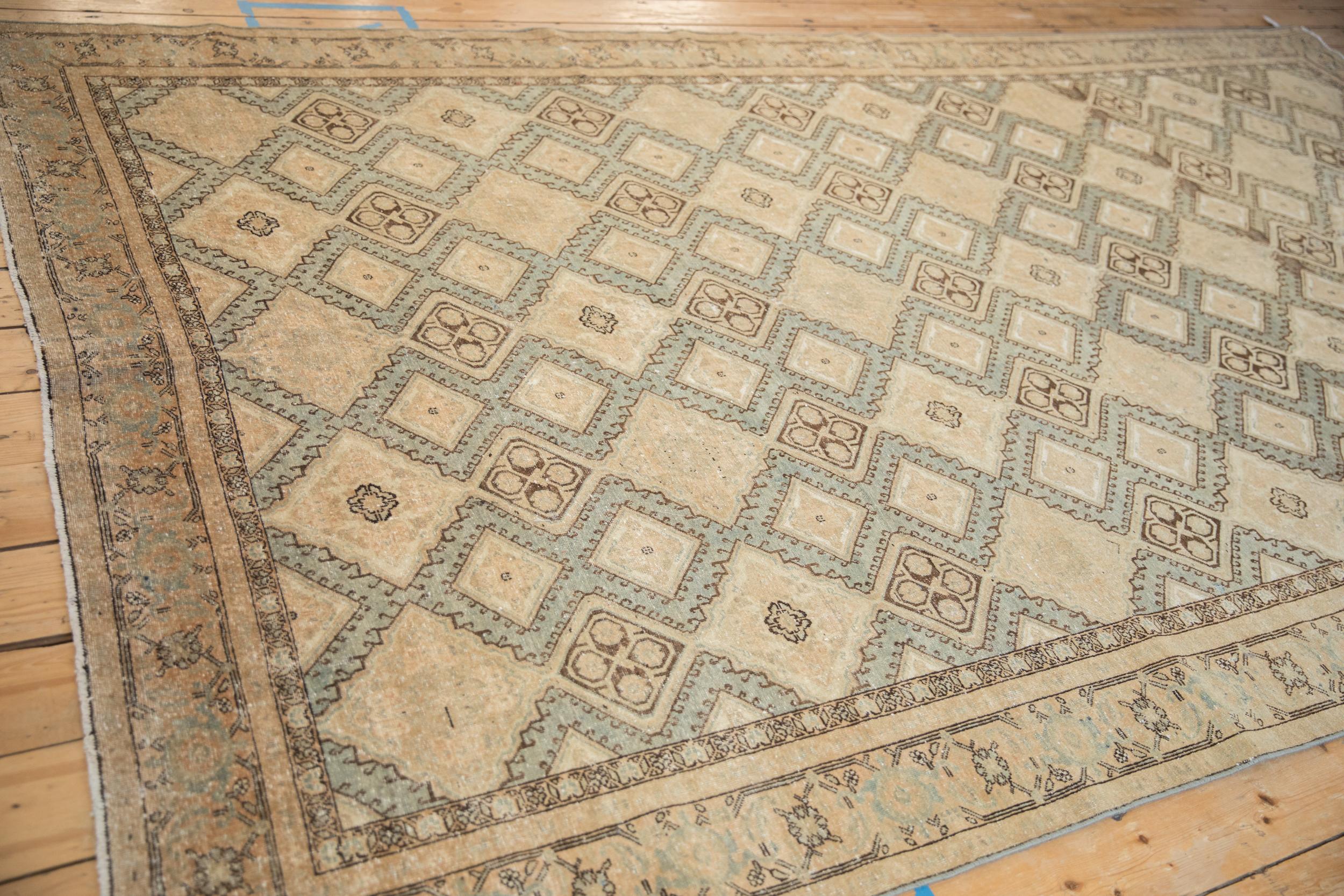 Tappeto Sivas vintage invecchiato In condizioni discrete in vendita a Katonah, NY