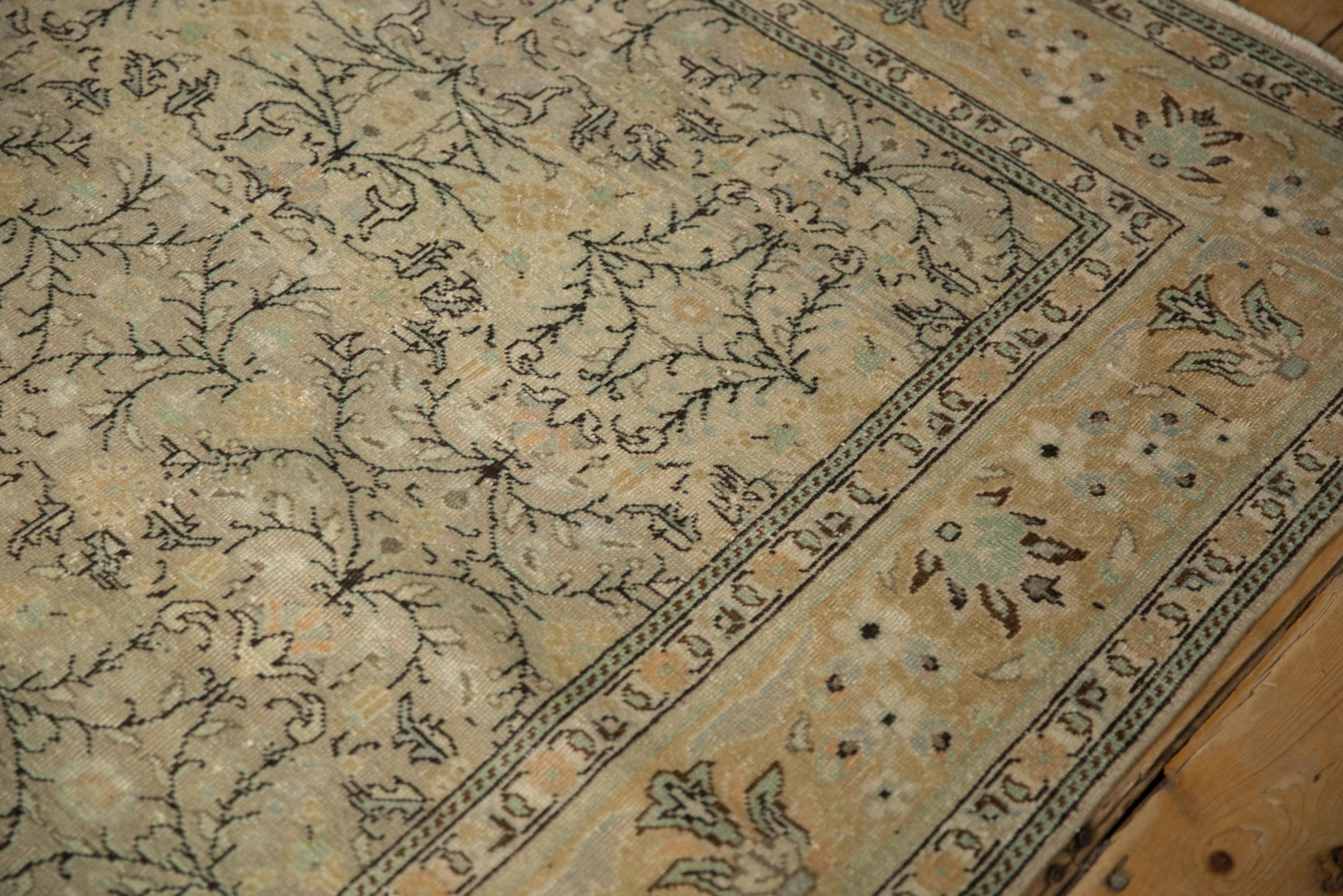 Vintage Distressed Sivas-Teppich (Mitte des 20. Jahrhunderts) im Angebot