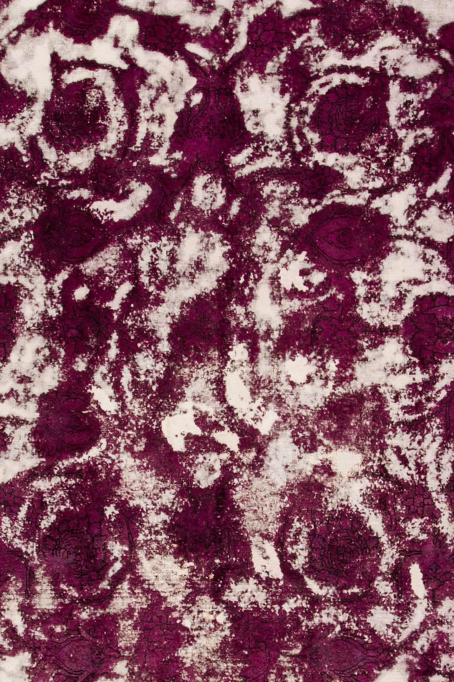 Quadratischer lila persischer Teppich im Vintage-Stil im Used-Look (Handgeknüpft) im Angebot