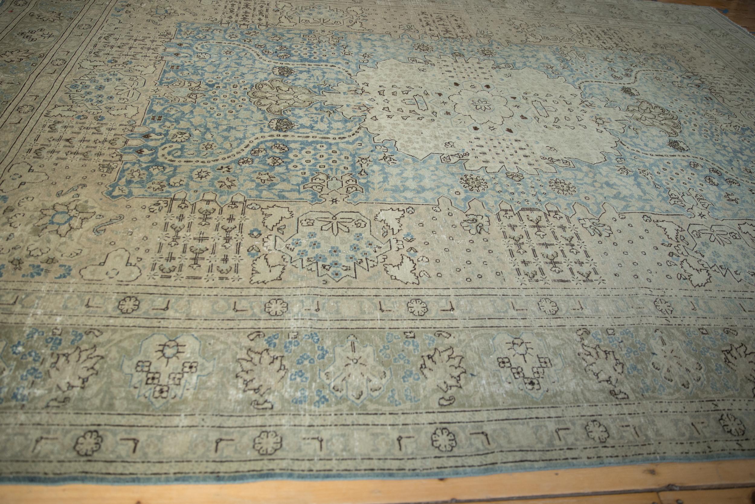 Vintage Distressed Tabriz-Teppich (Mitte des 20. Jahrhunderts) im Angebot
