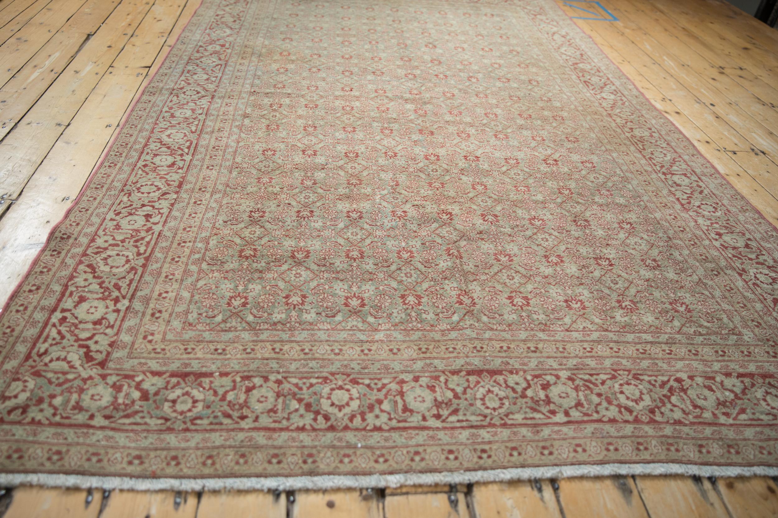 Vintage Distressed Tabriz-Teppich im Angebot 1