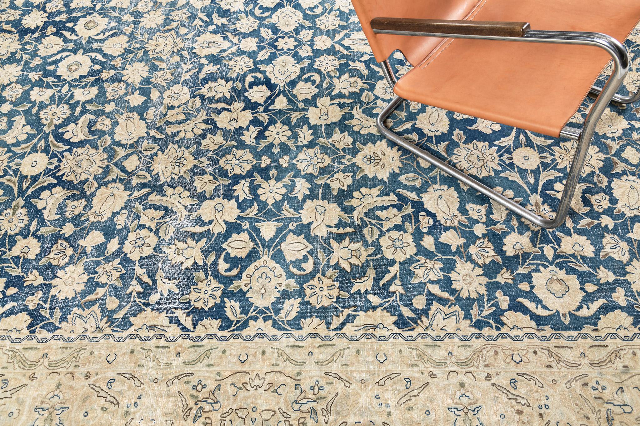 Metà XX secolo Tappeto Tabriz vintage con segni di usura in vendita
