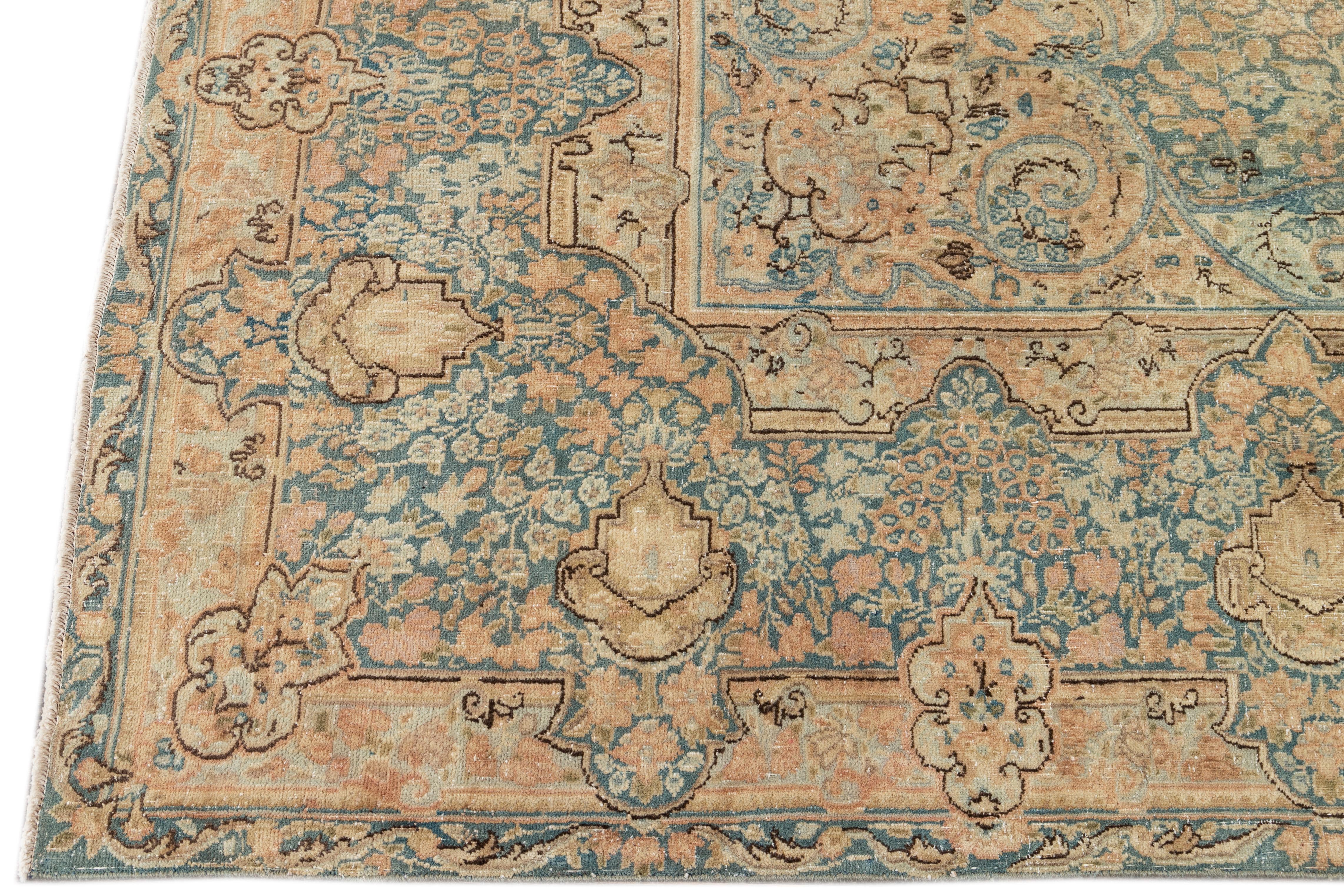 Vieux tapis en laine sarcelle vieilli Bon état - En vente à Norwalk, CT