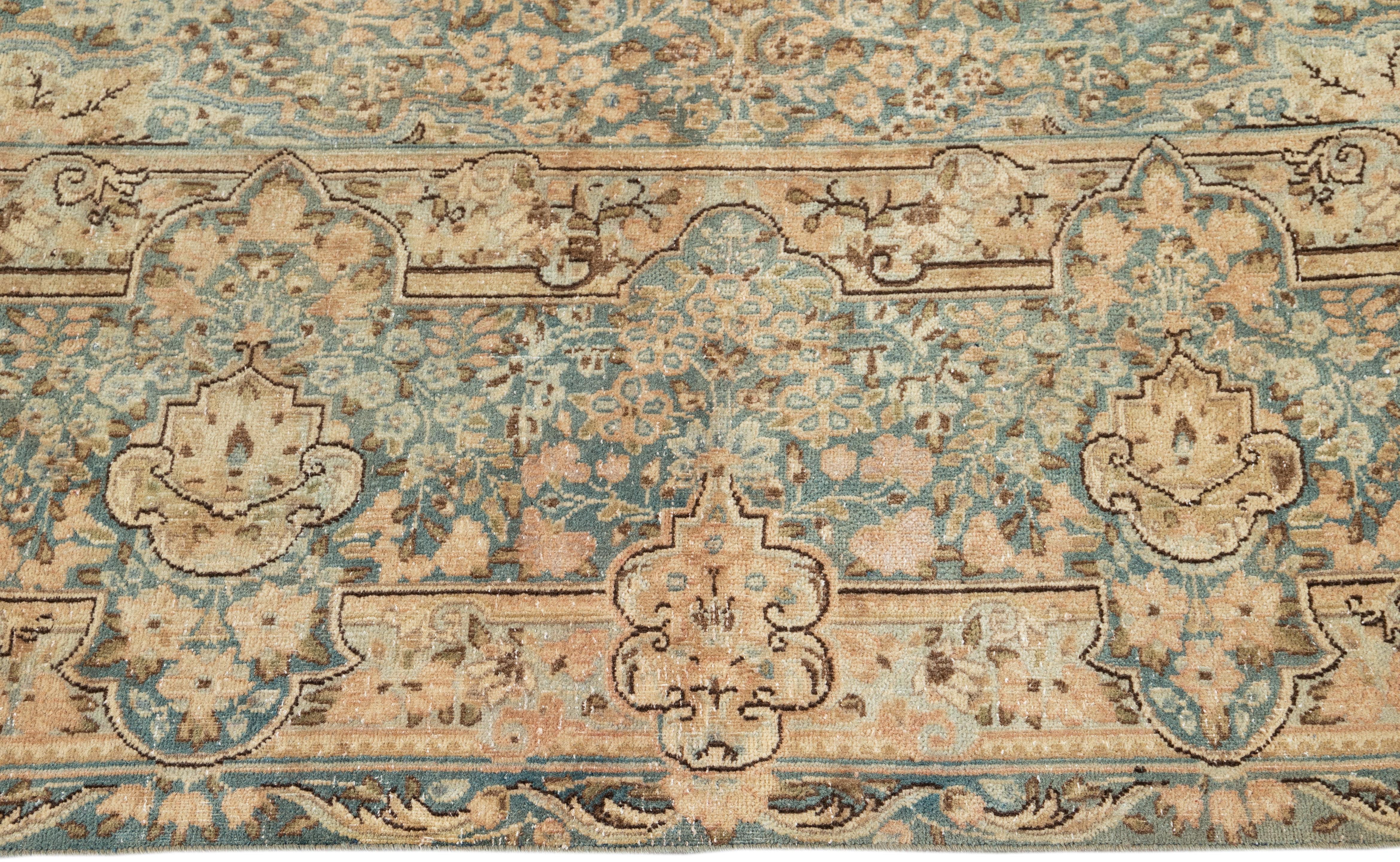 20ième siècle Vieux tapis en laine sarcelle vieilli en vente