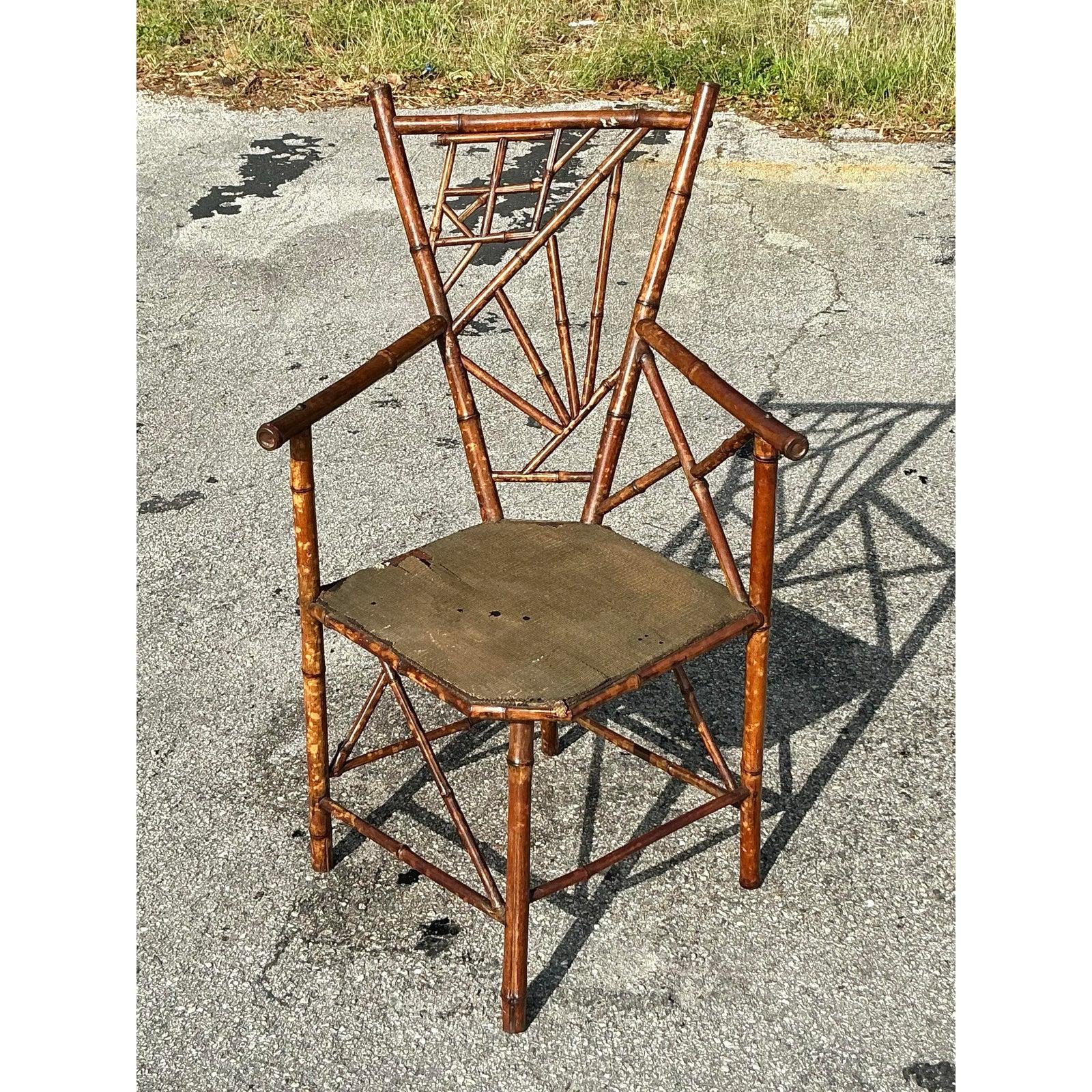 Vintage Distressed Schildkröte Bambus Stuhl im Zustand „Gut“ im Angebot in West Palm Beach, FL