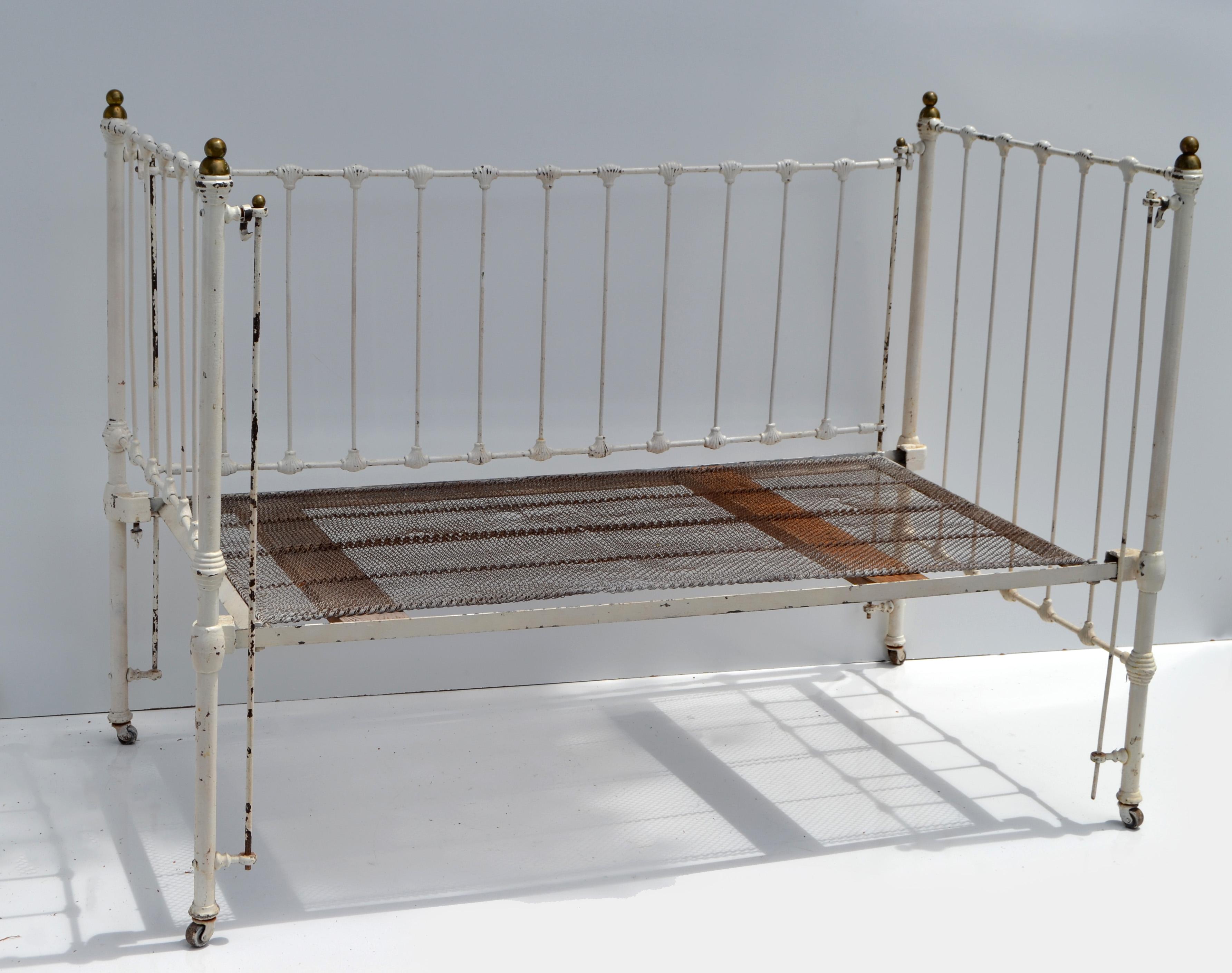 Mid-Century Modern Vintage Distressed White Iron & Brass 5 Piece Daybed Crib Doll-bed Wood Casters  For Sale