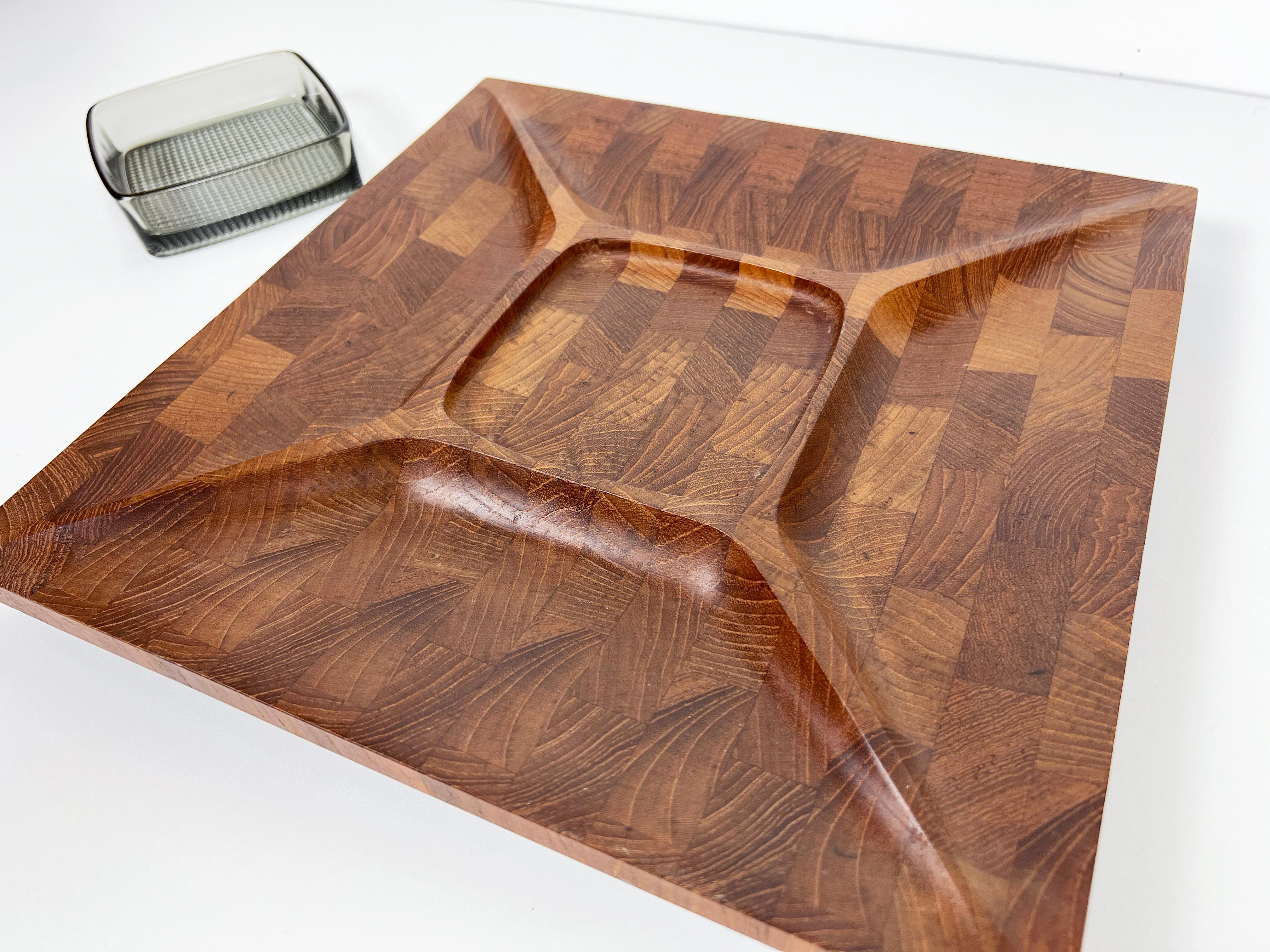 Vintage Divided Teak Serving Tray with Glass Dish by Digsmed In Good Condition For Sale In Fort Lauderdale, FL
