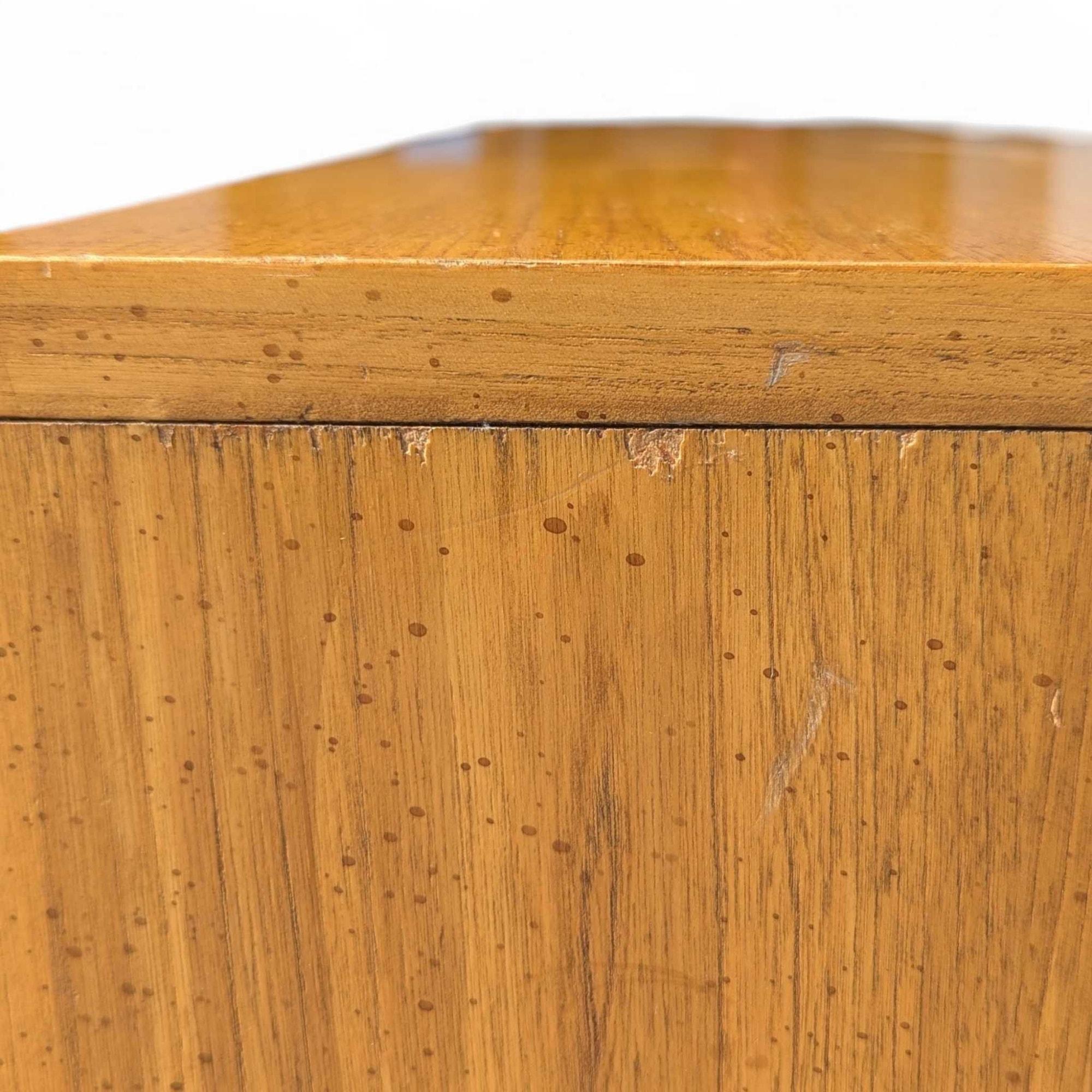 Vintage Dixie Commode en bois et rotin avec miroir, six tiroirs, style côtier en vente 1
