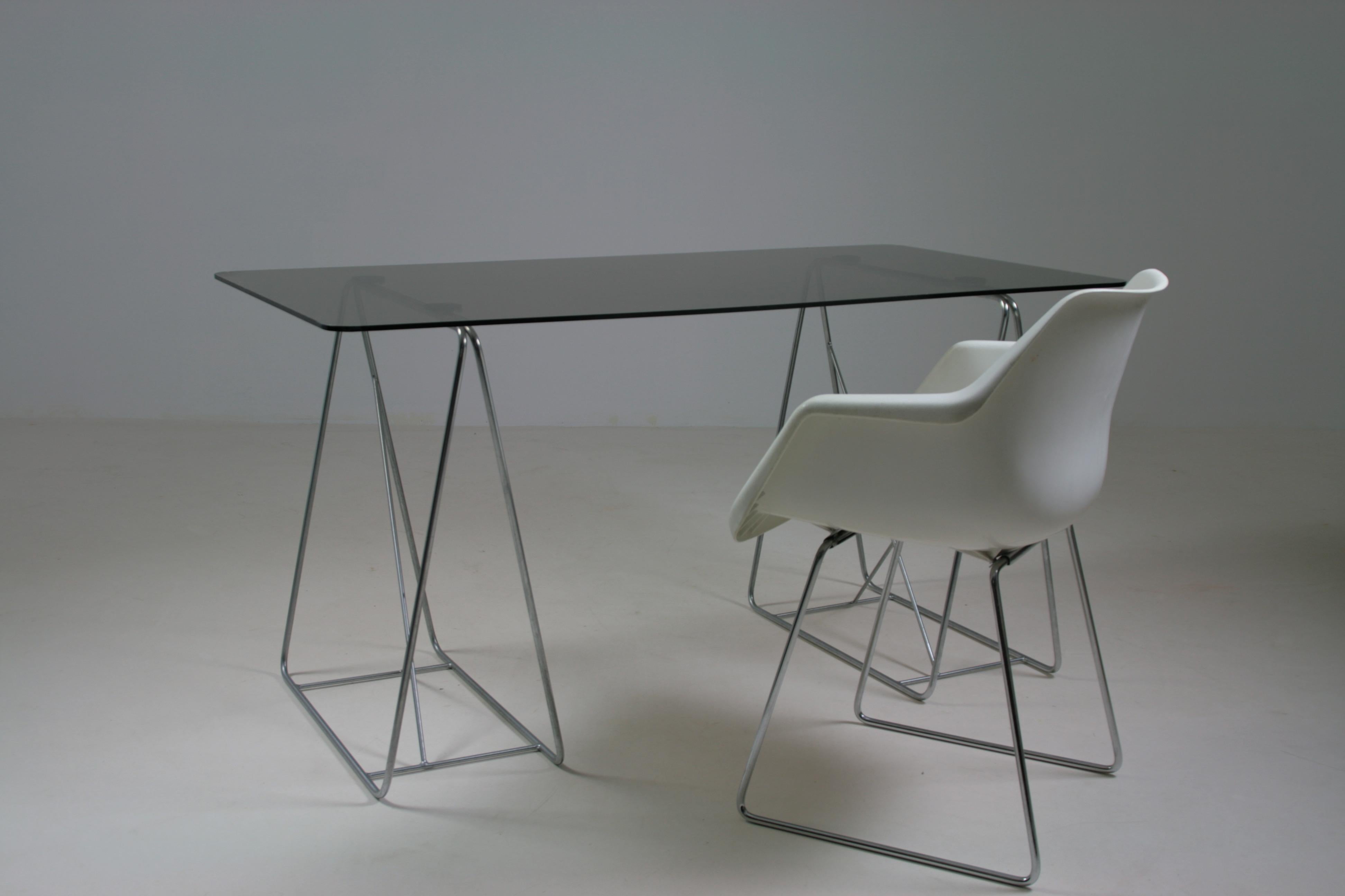 20th Century Vintage “Djinn” desk by Olivier Mourgue for Airborne For Sale