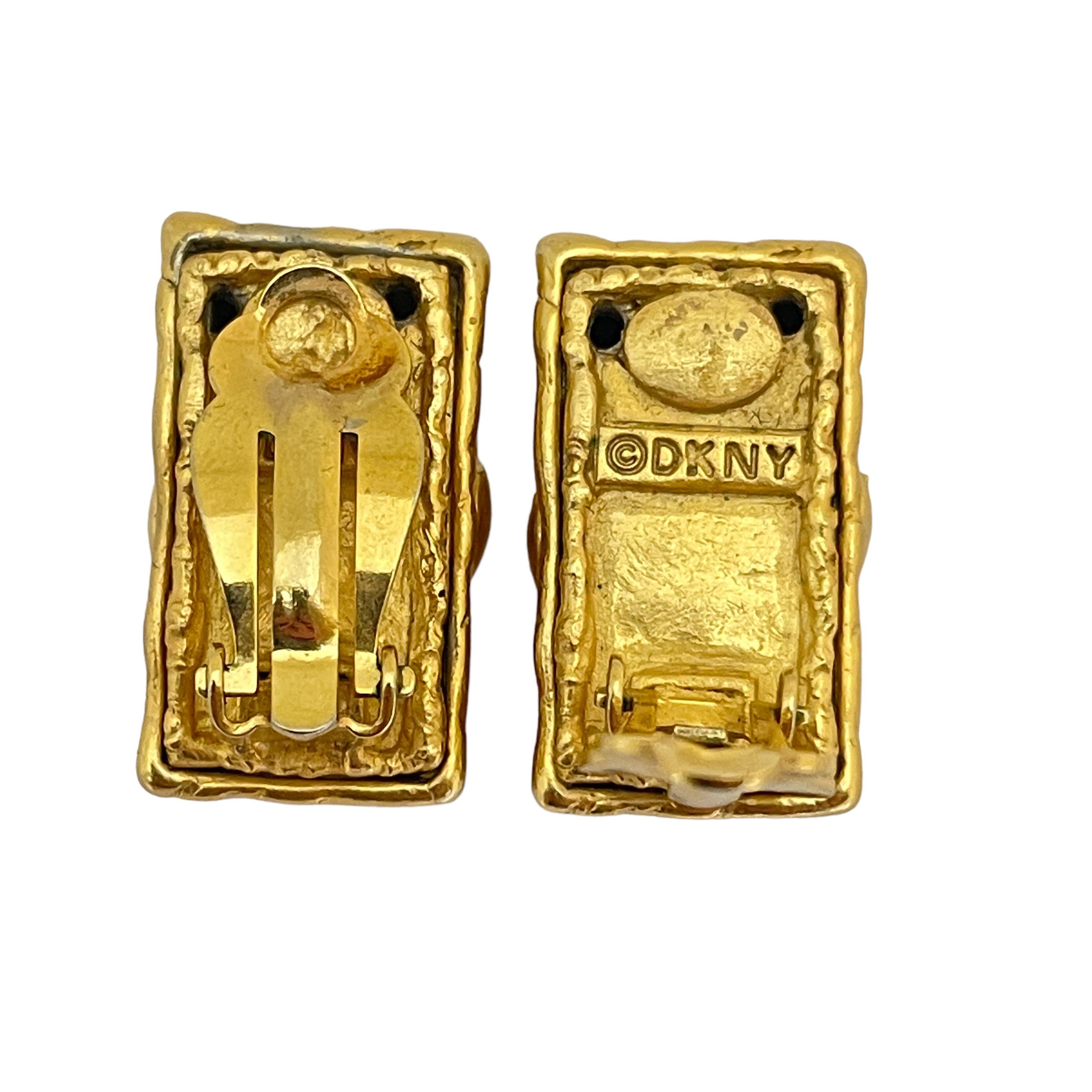 Vintage DKNY DONNA KARAN gold enamel designer runway clip on earrings  In Good Condition For Sale In Palos Hills, IL