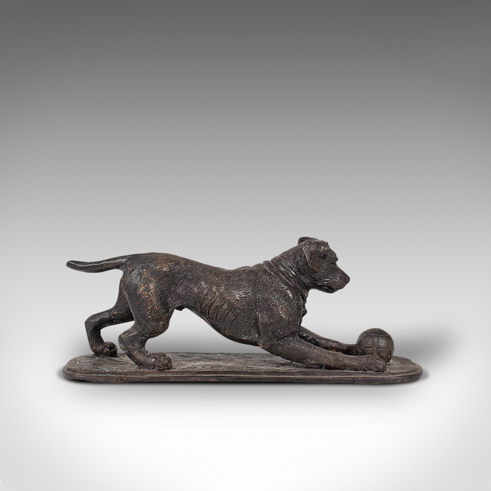 This is a vintage dog figure. An English, bronze statue of a playful retriever in the manner of Pierre-Jules Mene, dating to the late 20th century, circa 1980.

Captures the loveable charm of the family pet
Displaying a desirable aged
