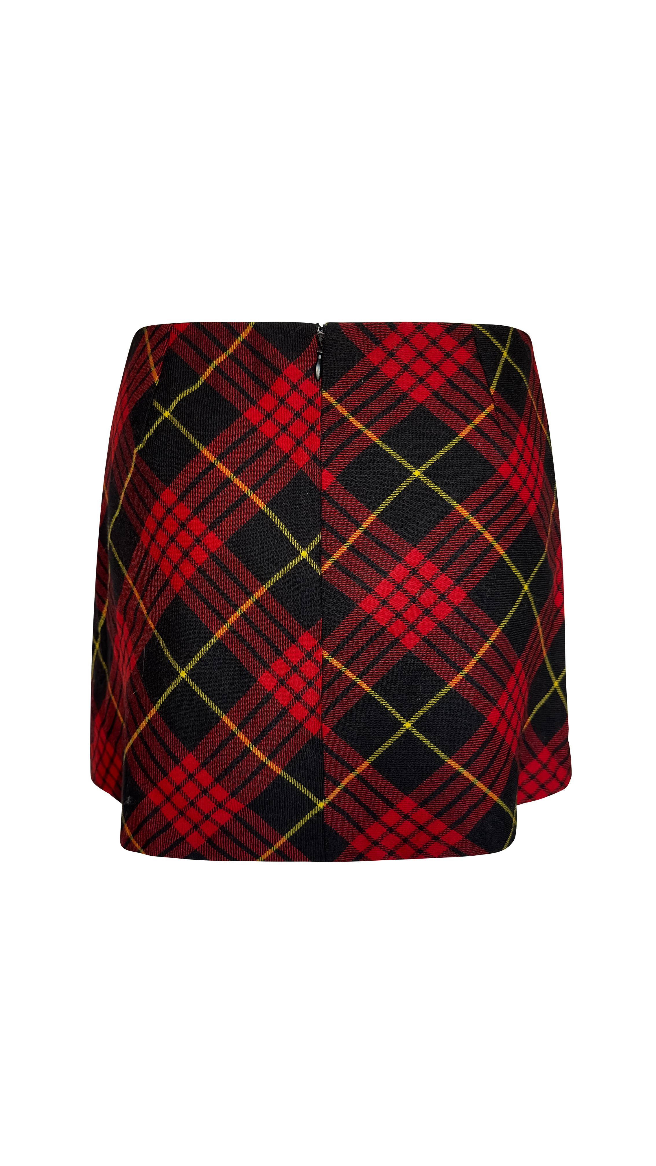  Vintage Dolce and Gabbana 90s tartan micro mini skirt with lateral slits  In Good Condition In London, GB