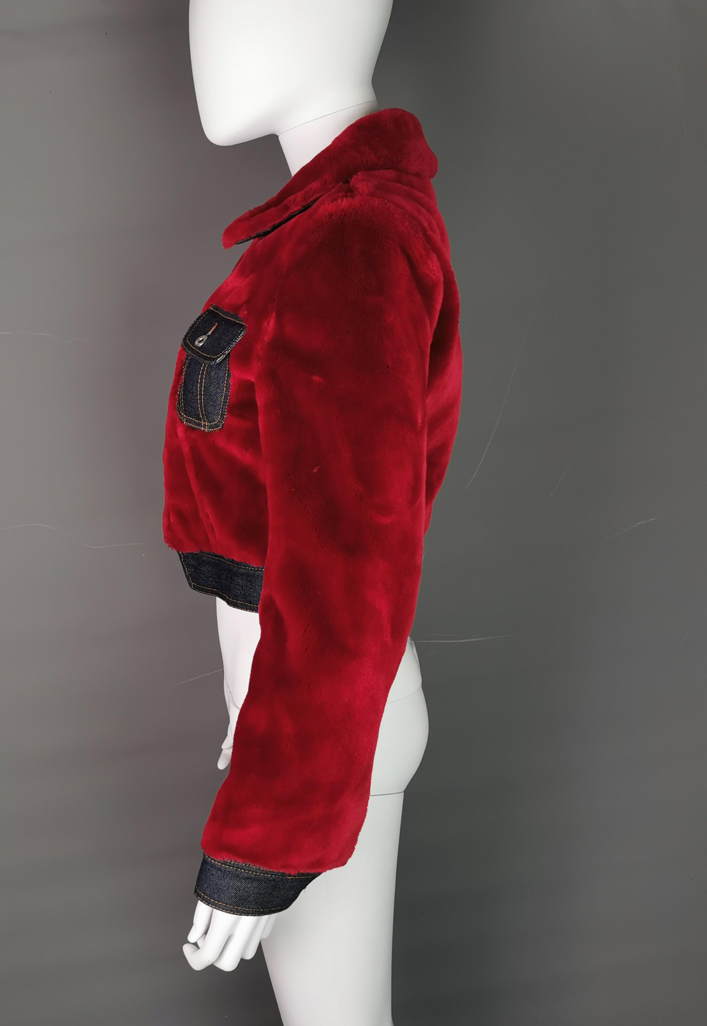  Vintage Dolce & Gabbana veste courte en fausse fourrure rouge Pour femmes 