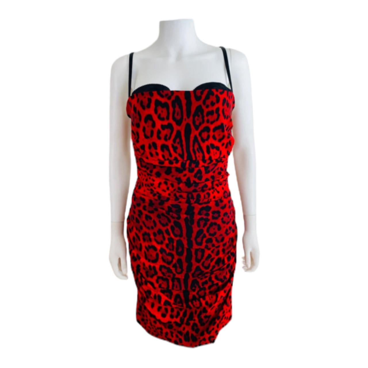 Vintage Dolce + Gabbana 2000s Silk Red Leopard Print Fitted Ruched Mini Dress In Excellent Condition For Sale In Denver, CO