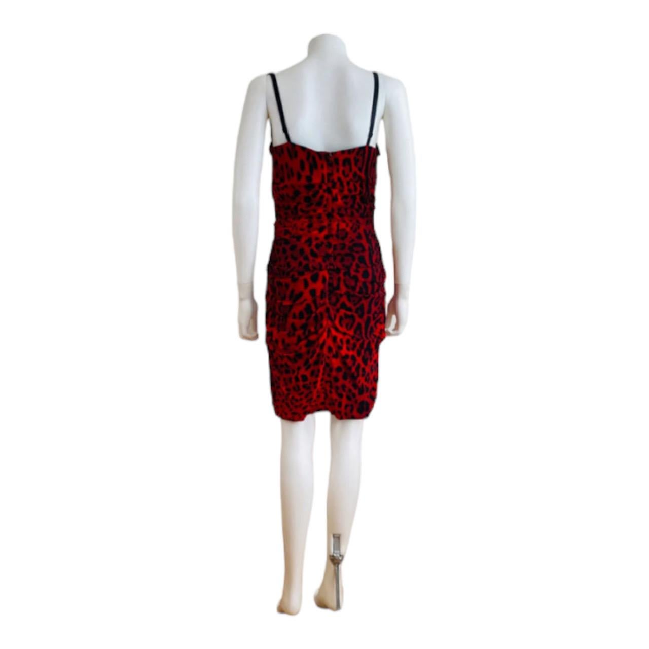 Vintage Dolce + Gabbana 2000s Silk Red Leopard Print Fitted Ruched Mini Dress For Sale 1