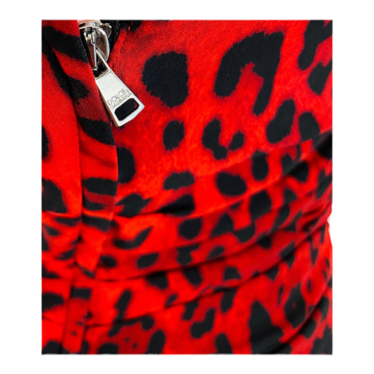 Vintage Dolce + Gabbana 2000s Silk Red Leopard Print Fitted Ruched Mini Dress For Sale 5