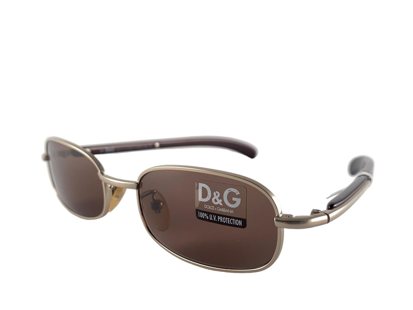 Vintage Dolce & Gabbana 2012 Silver & Bronze Sunglasses 2000's Y2K In New Condition For Sale In Baleares, Baleares