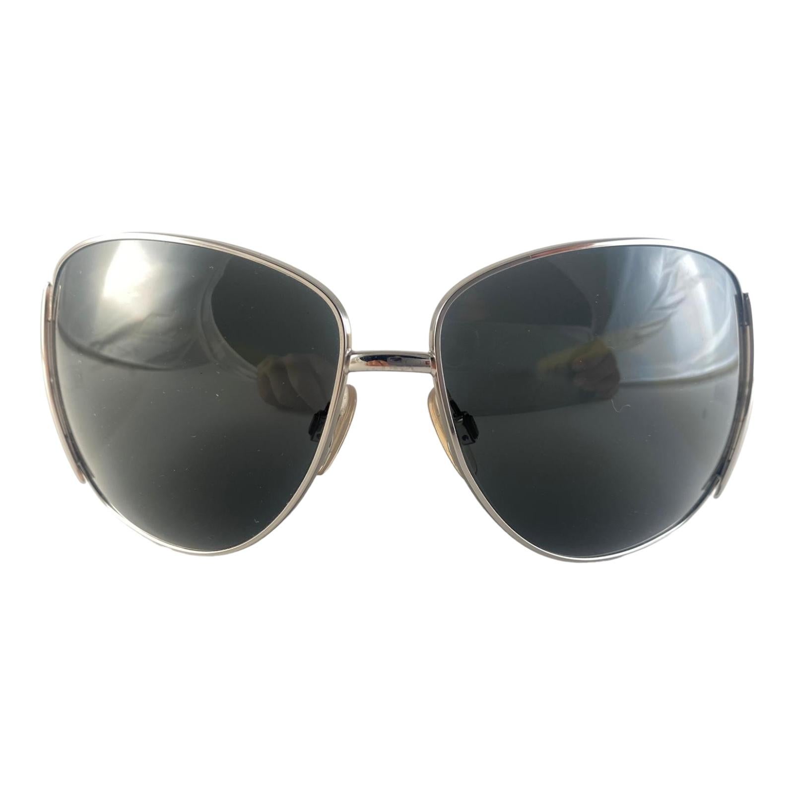 Vintage Dolce & Gabbana 2014 White & Silver Bubble Wrap Sunglasses 2000's Y2K For Sale 2