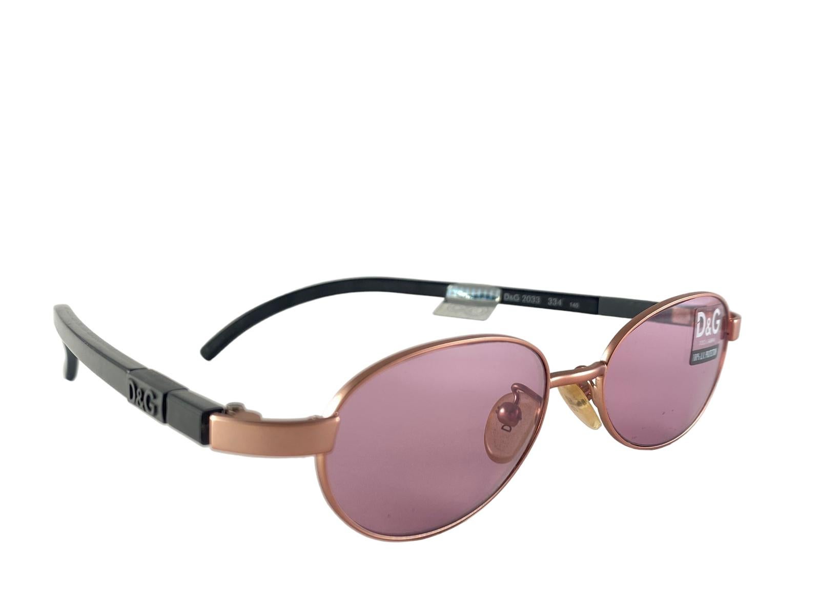 Vintage Dolce & Gabbana 2033 Oval Metallic Rose Sunglasses 2000's Y2K In New Condition For Sale In Baleares, Baleares