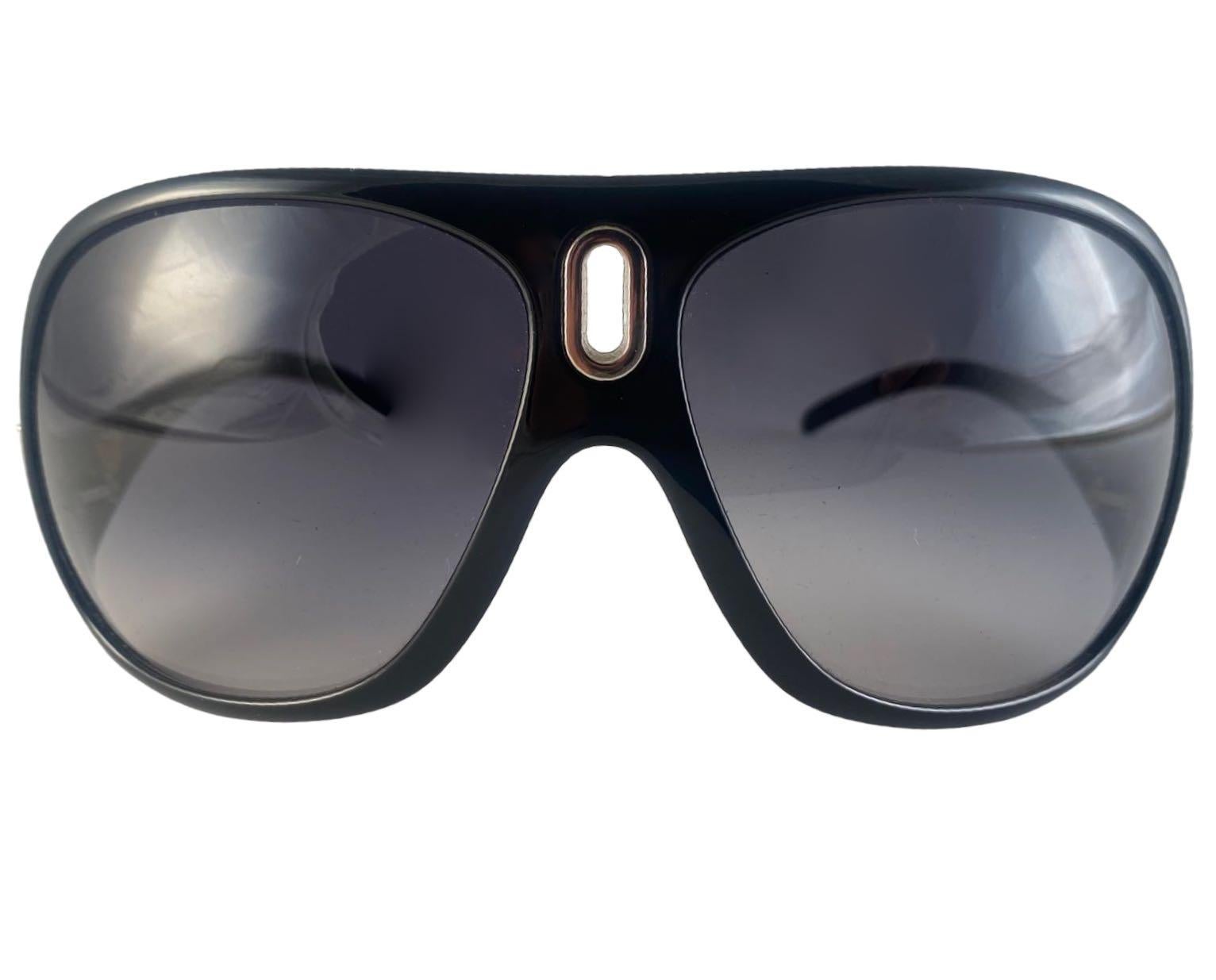 Occhiali da sole vintage Dolce & Gabbana Extra Large Bubble Y2K che catturano l'attenzione e sono un vero segno dei tempi.


Nuovo! Mai indossata o esposta

Questo articolo presenta lievi segni di usura dovuti alla conservazione.



Parte anteriore