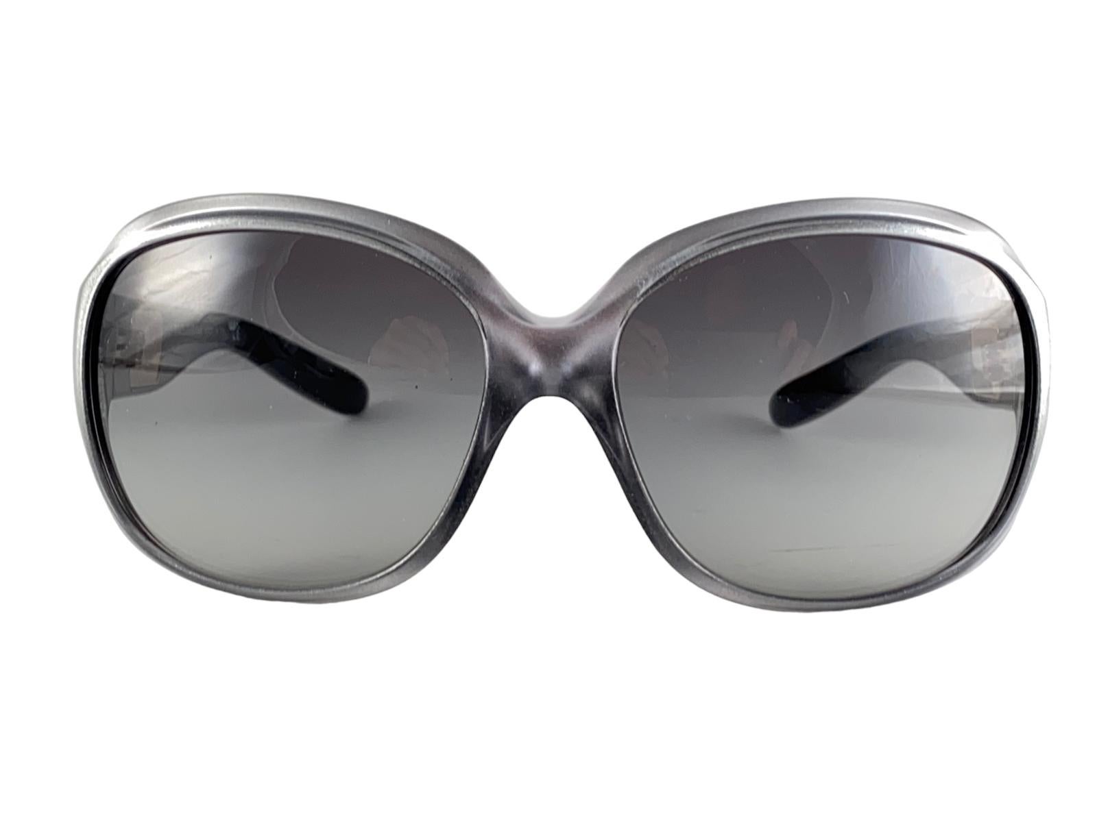 Argent Lunettes de soleil surdimensionnées vintage Dolce & Gabbana 6049 Silver 2000's Y2K en vente
