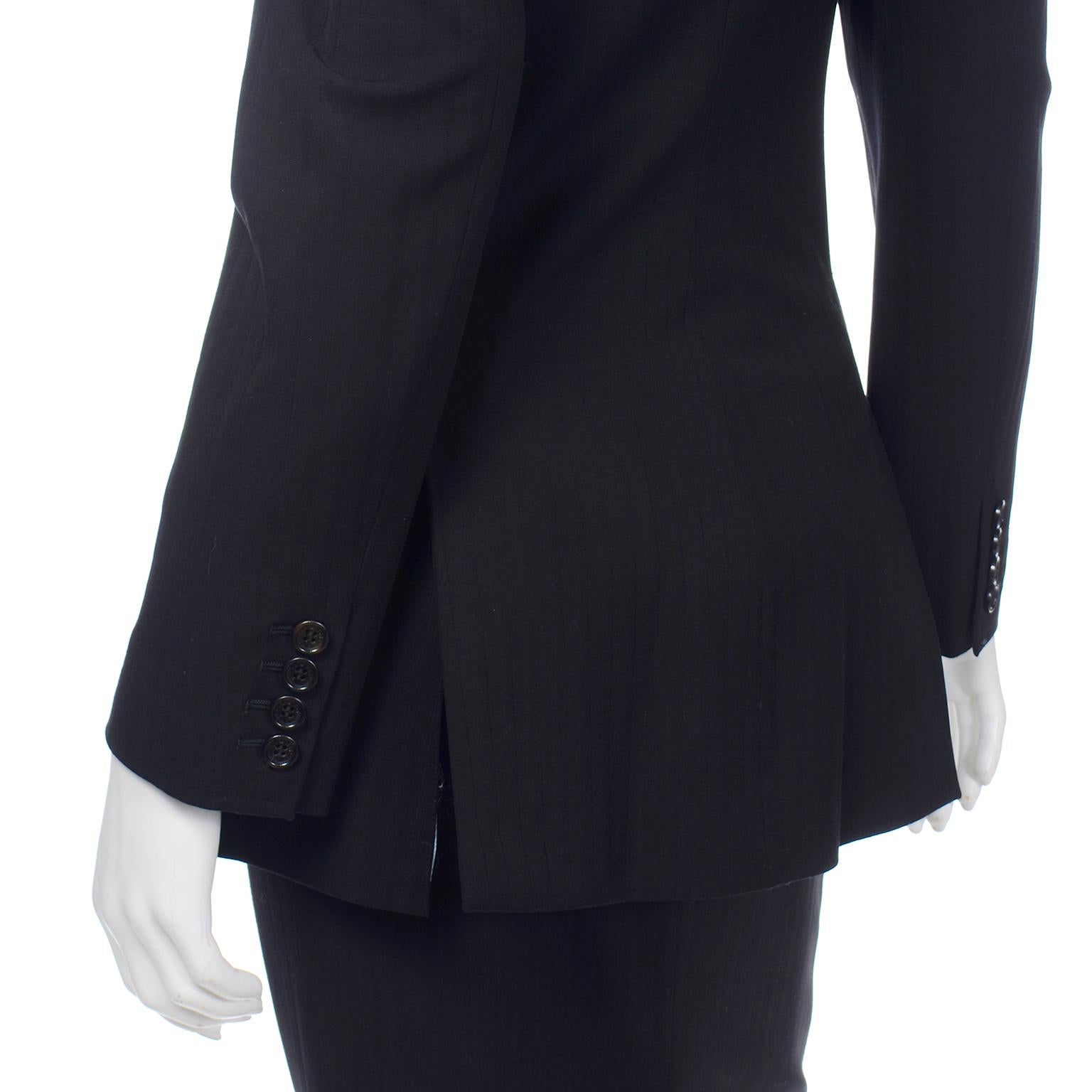 Tailleur jupe et veste vintage Dolce Gabbana noire à double boutonnage en vente 2