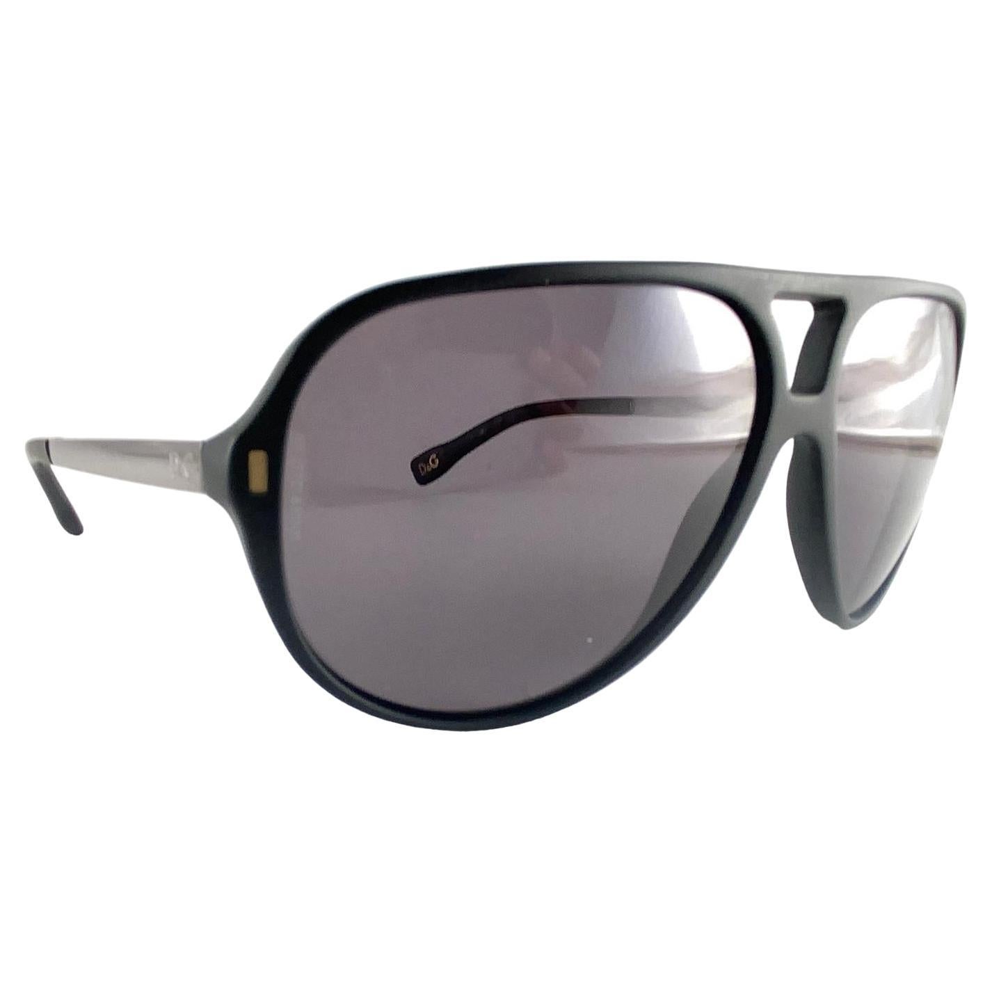 Eye Catching Dolce & Gabbana Black matte aviator frame with solid grey lenses.

New! Never Worn Or Displayed

This Item Show Minor Sign Of Wear Due To Storage.



FRONT : 14  CMS


LENS WIDTH : 6  CMS


LENS HEIGHT : 5.2 CMS


TEMPLES : 14 CMS

