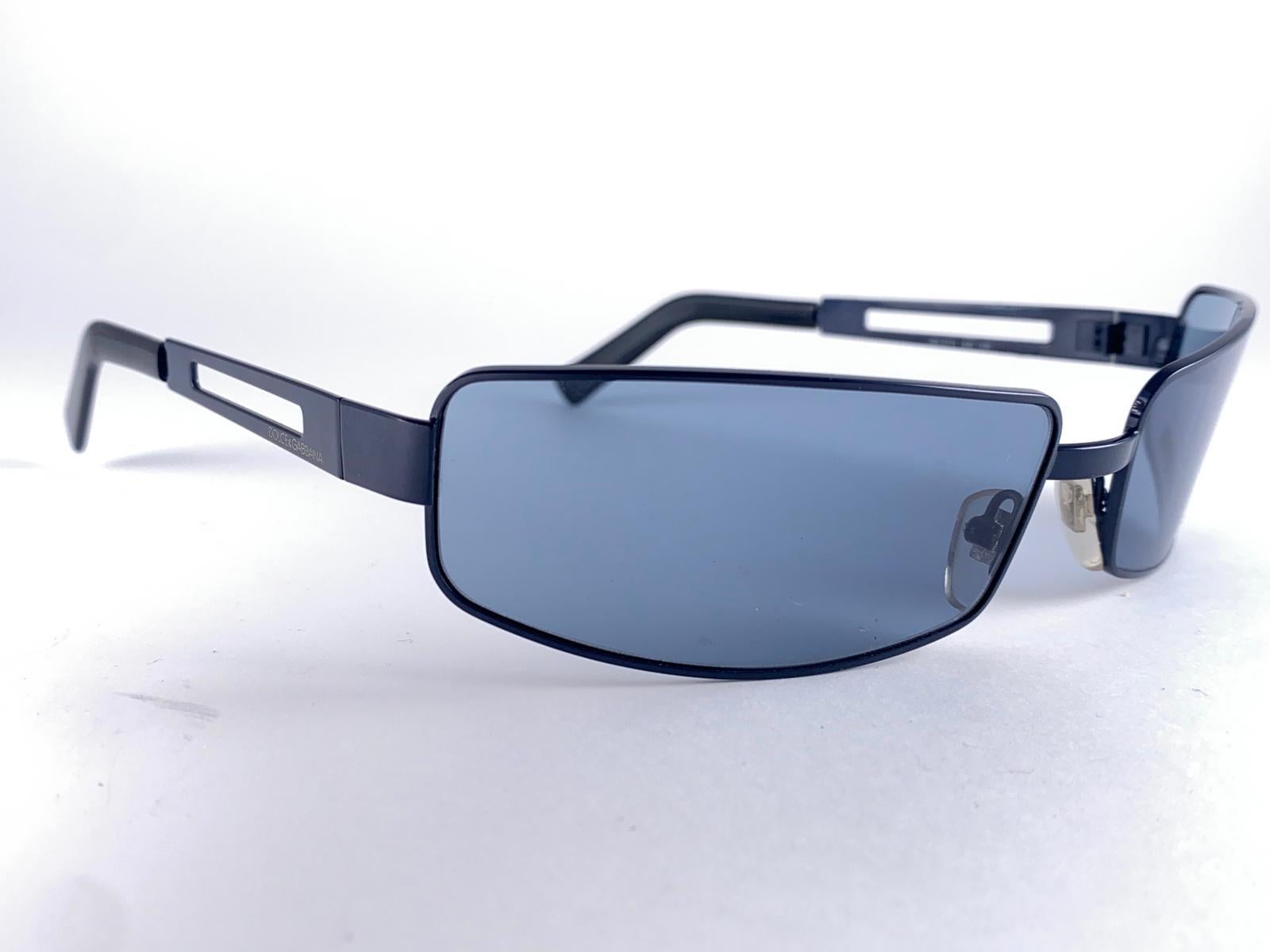 Vintage Dolce & Gabbana DG 3775 Blue Wrap Around  2010 Sunglasses Italy In New Condition For Sale In Baleares, Baleares