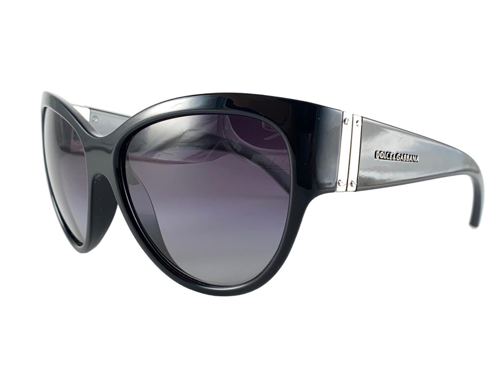 Women's or Men's Vintage Dolce & Gabbana DG 6059 Cat Eye Oversized Sunglasses 2000's Y2K For Sale