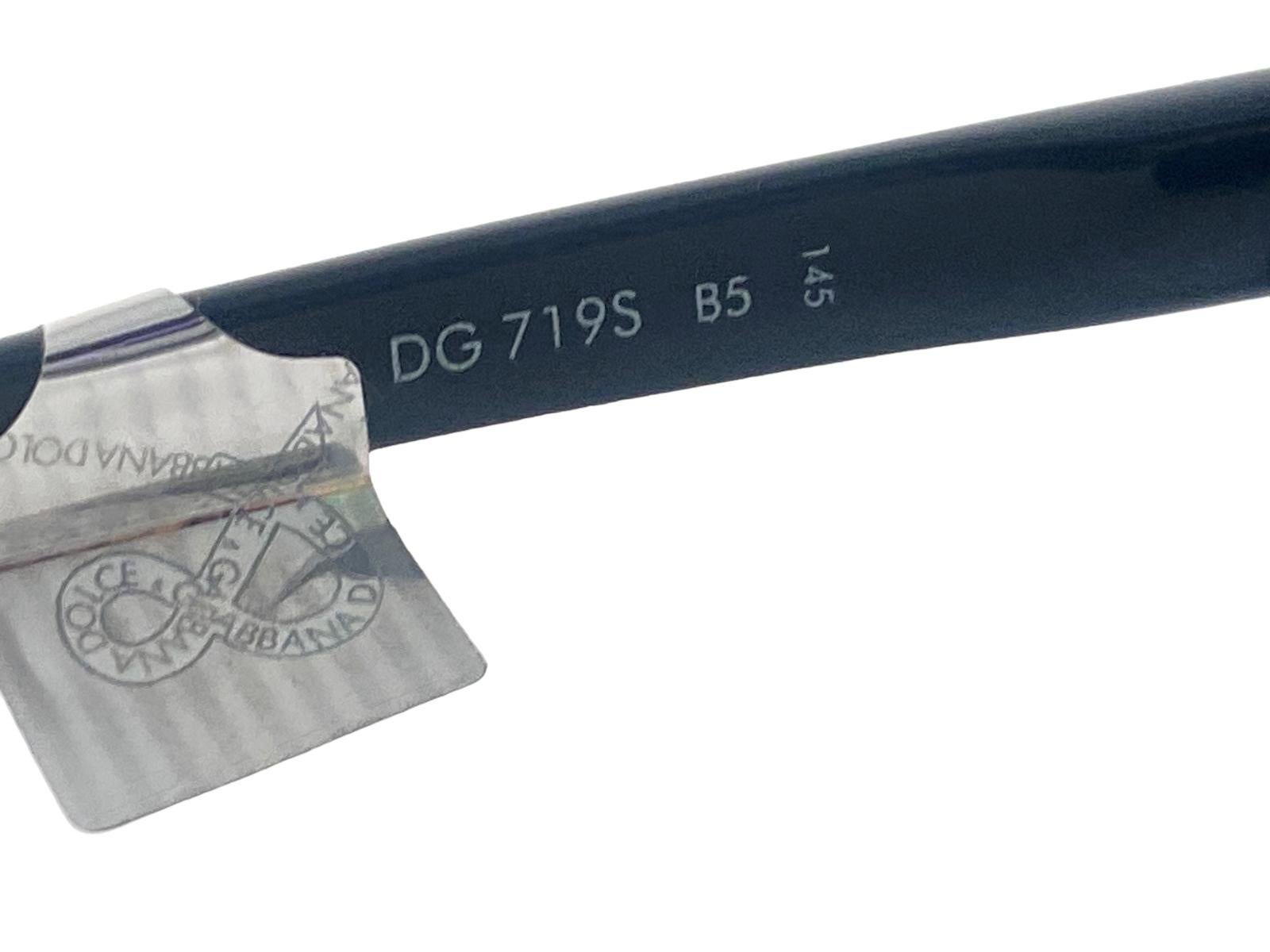 Vintage Dolce & Gabbana DG 7195 Black Frame Sunglasses 2000's Y2K In New Condition For Sale In Baleares, Baleares