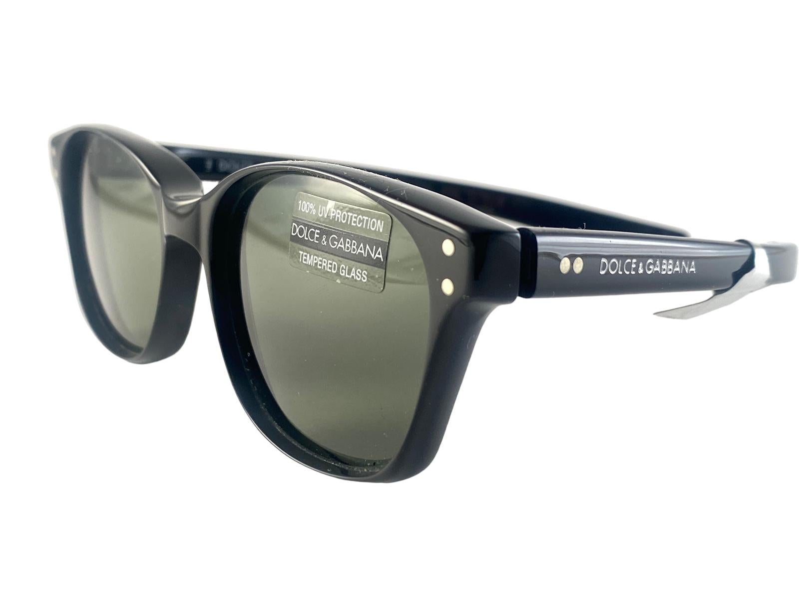 Vintage Dolce & Gabbana DG 7195 Black Frame Sunglasses 2000's Y2K For Sale 2