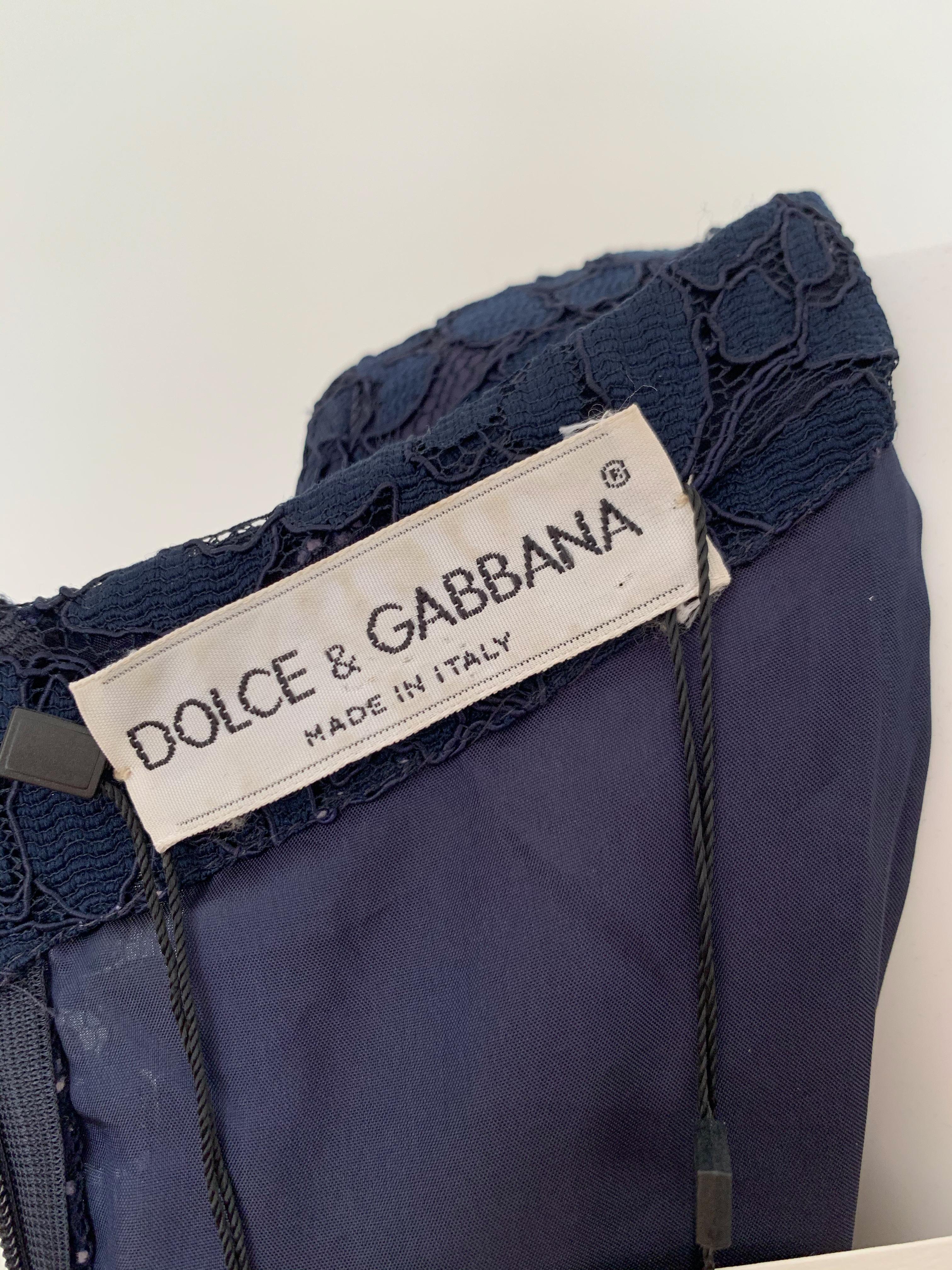 Vintage Dolce & Gabbana Lace dress  In Good Condition For Sale In Paris, FR