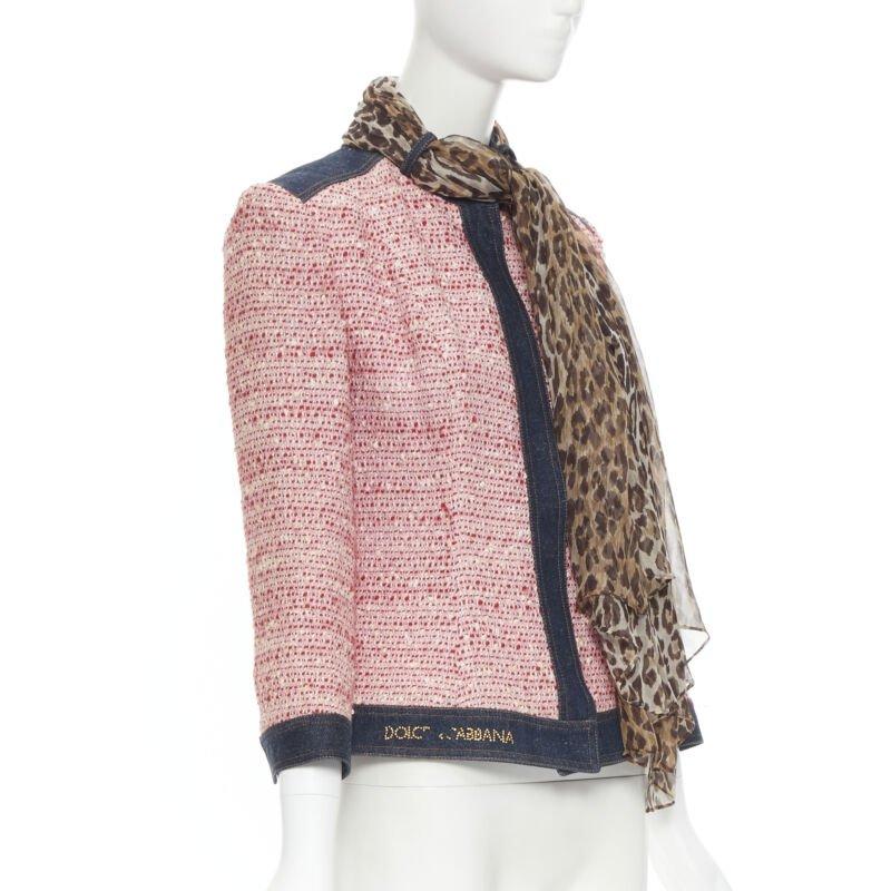 Marrone vintage DOLCE GABBANA giacca con sciarpa in tweed denim e leopardo IT42 in vendita