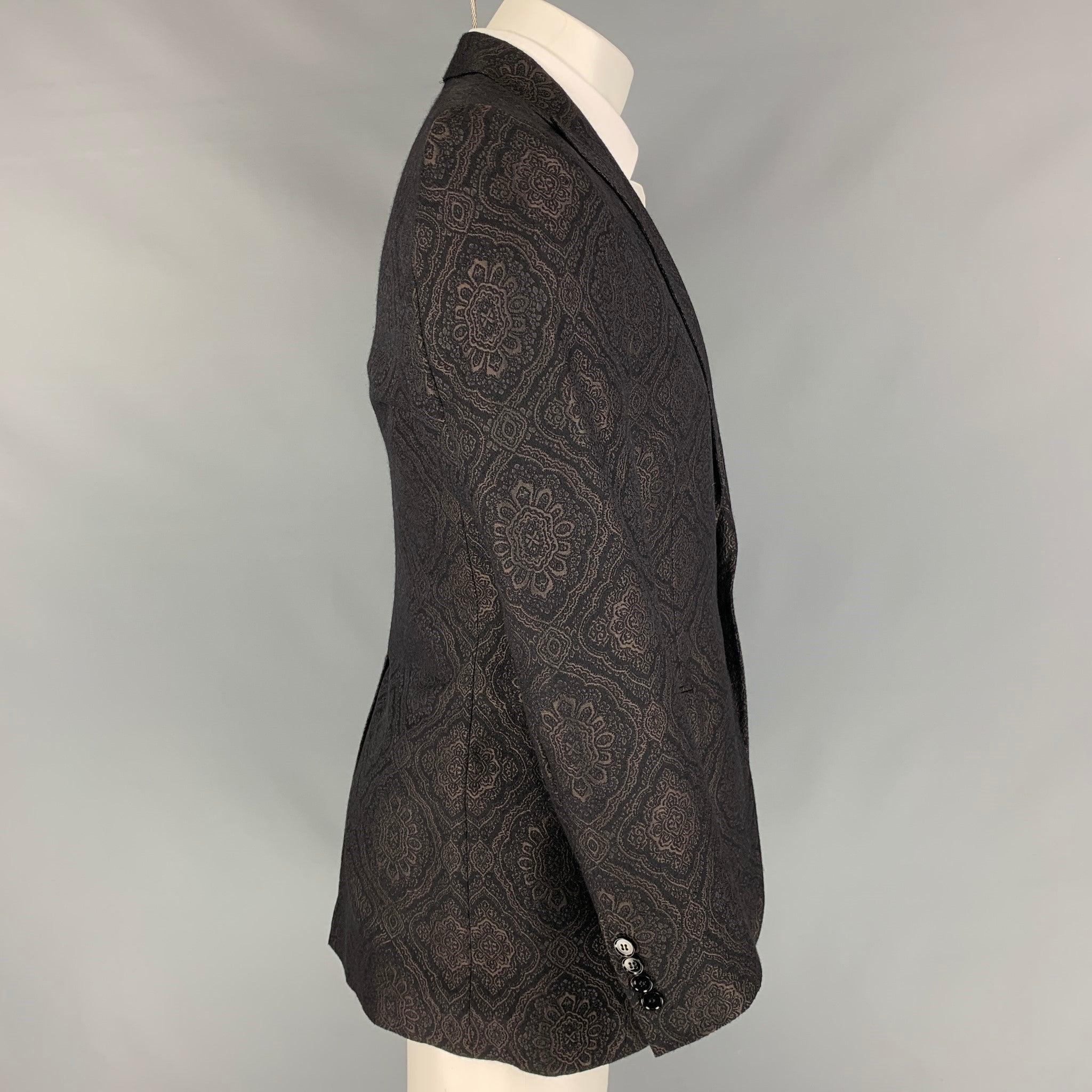 Vintage DOLCE & GABBANA Size 38 R Jacquard Wool / Silk Peak Lapel Sport Coat In Good Condition For Sale In San Francisco, CA